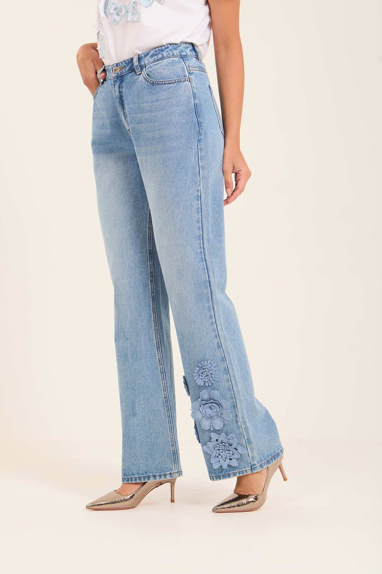 Embroidered Hem Straight-Leg Jeans