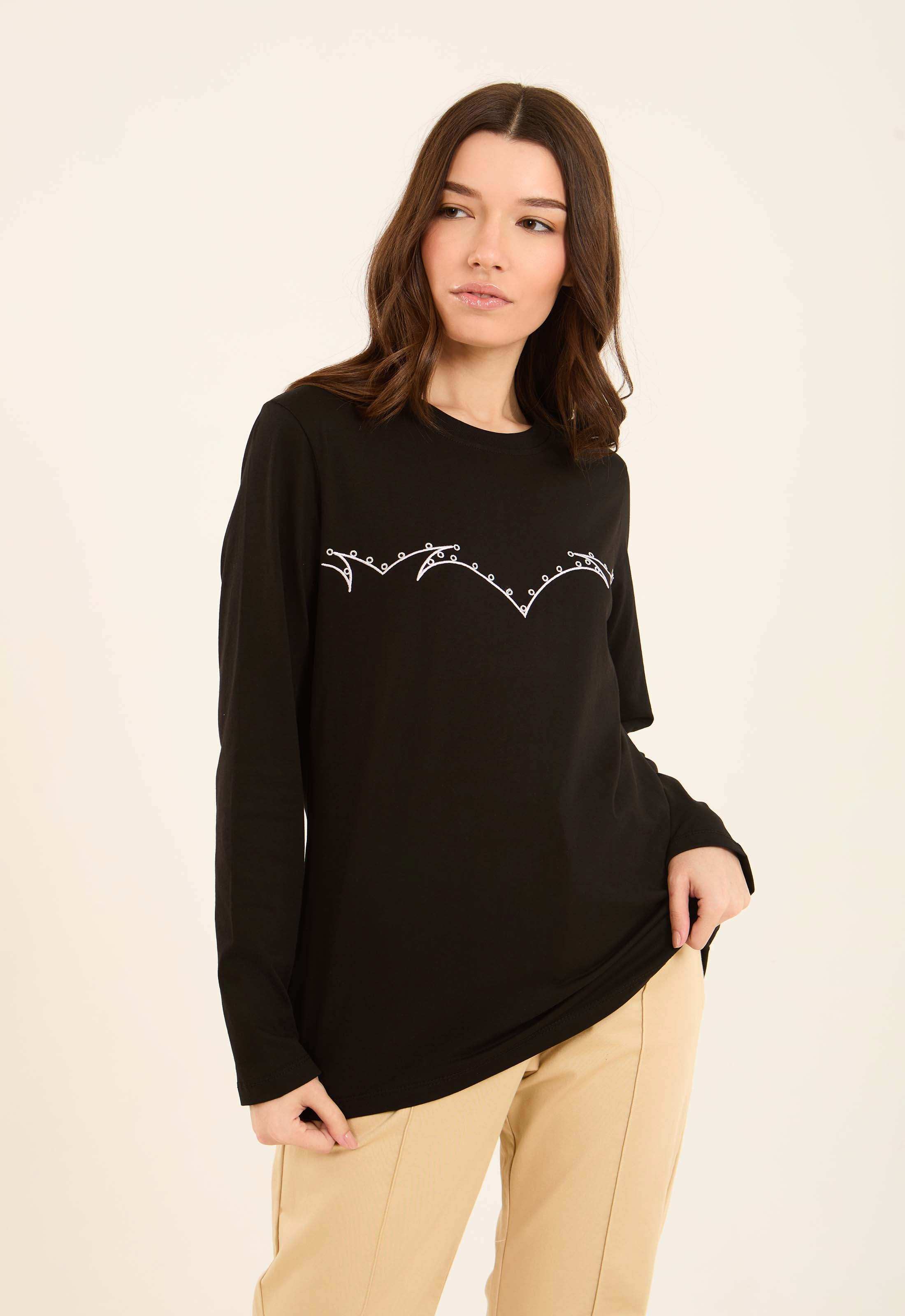 Front Stitches Long Sleeves Tee