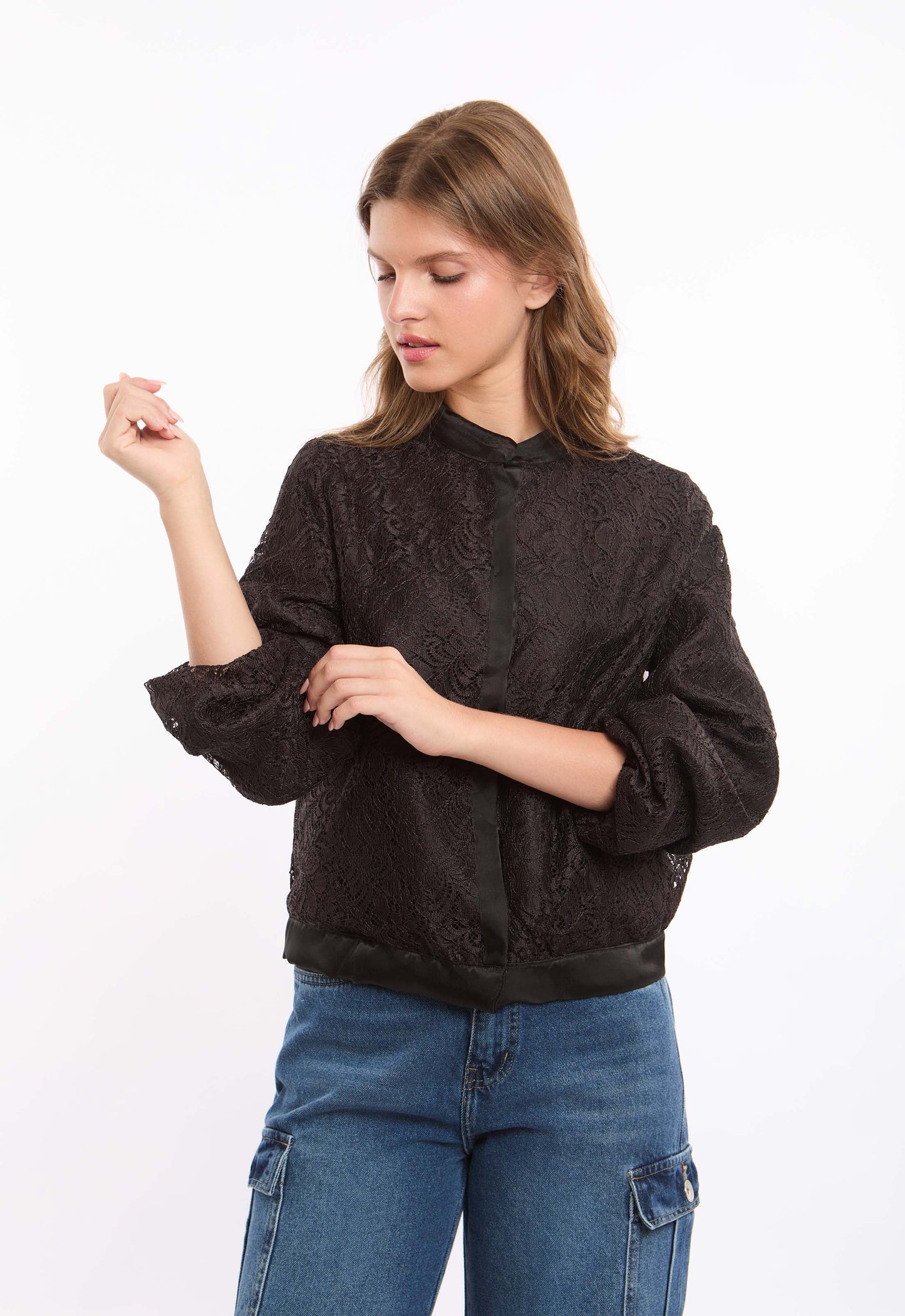 قميص جاكار بنقشة بارزة وأزرار أمامية