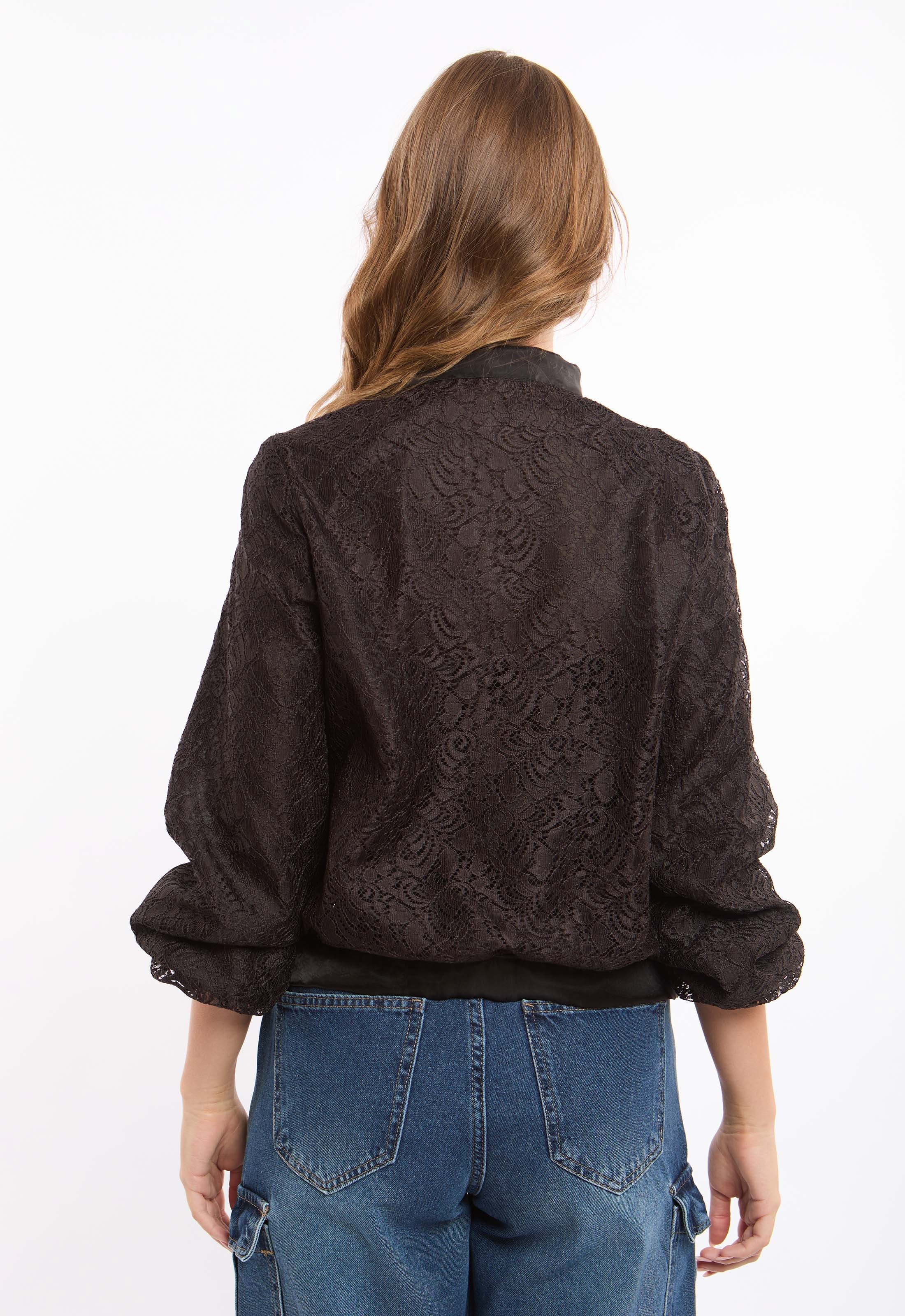 قميص جاكار بنقشة بارزة وأزرار أمامية