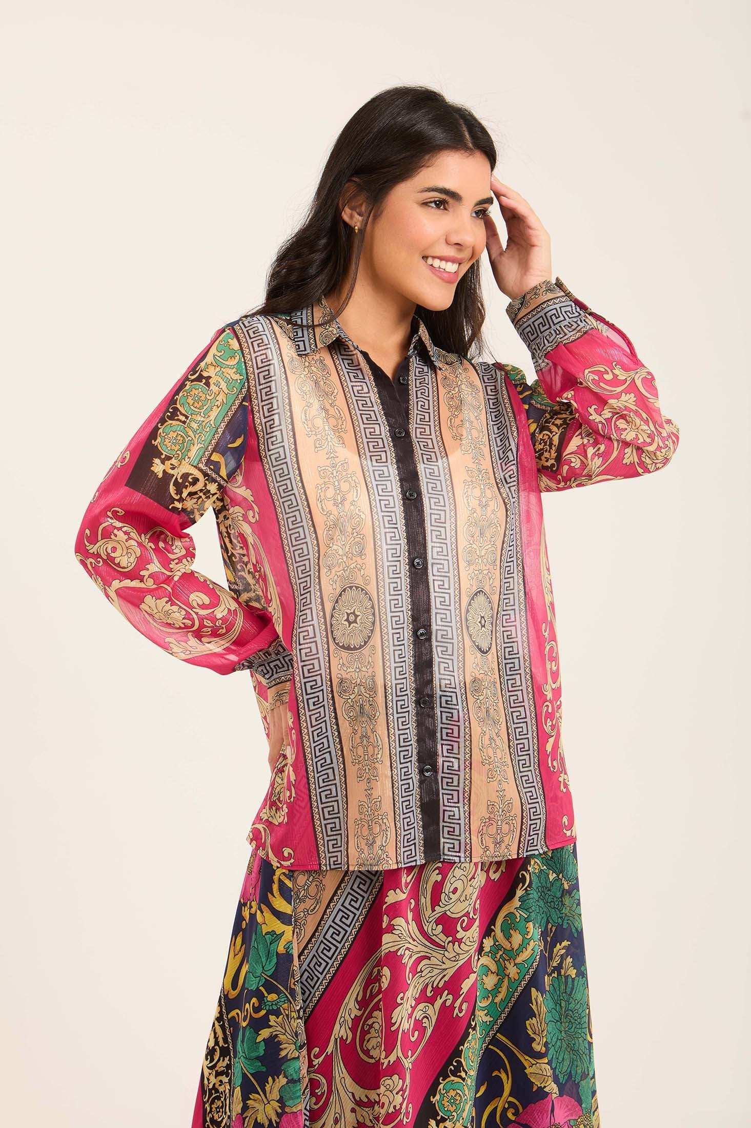 قميص ساتان منقوش لإطلالة أنيقة