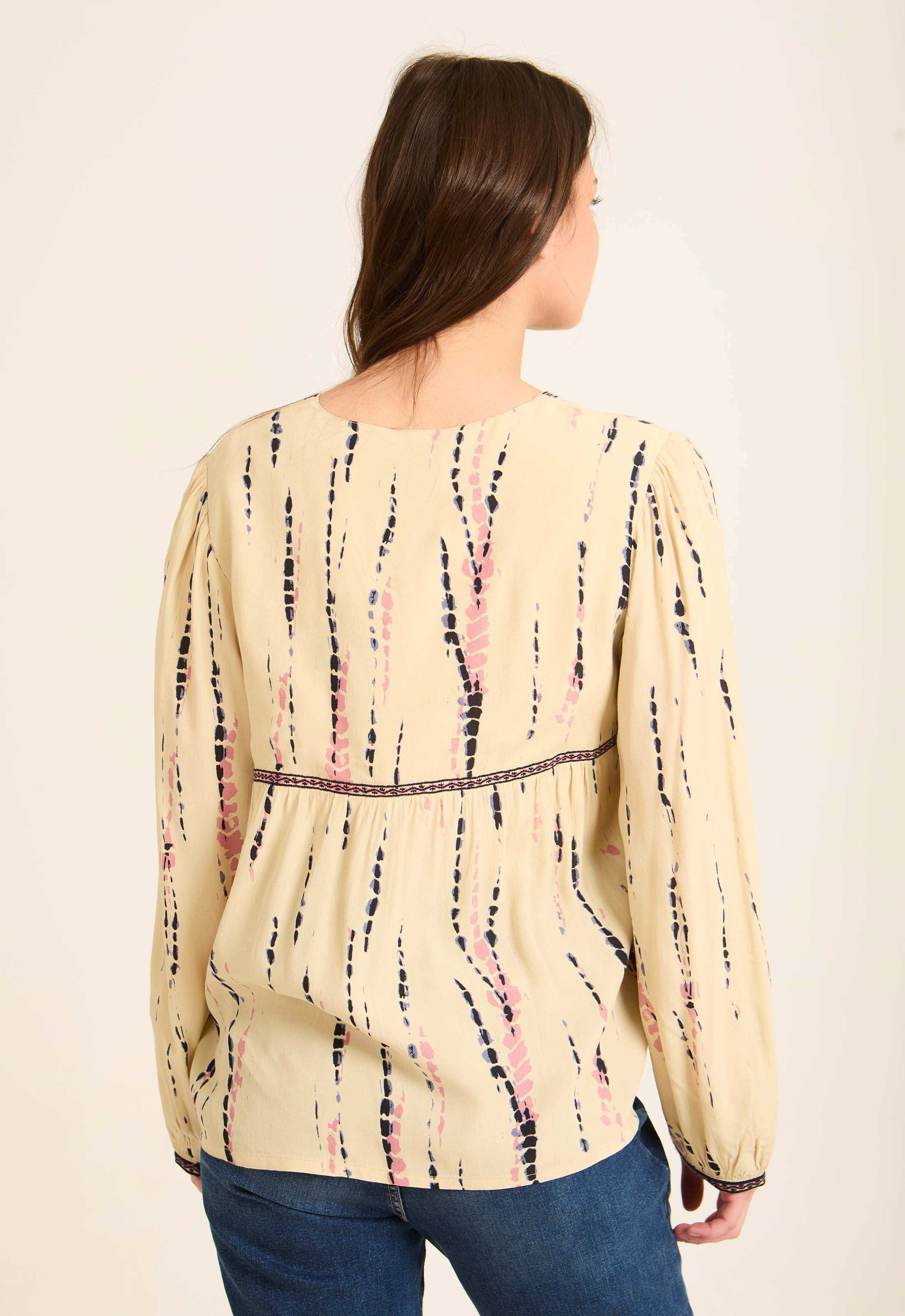 بلوزة مخططة بنقشة بوهيمي ورقبة V