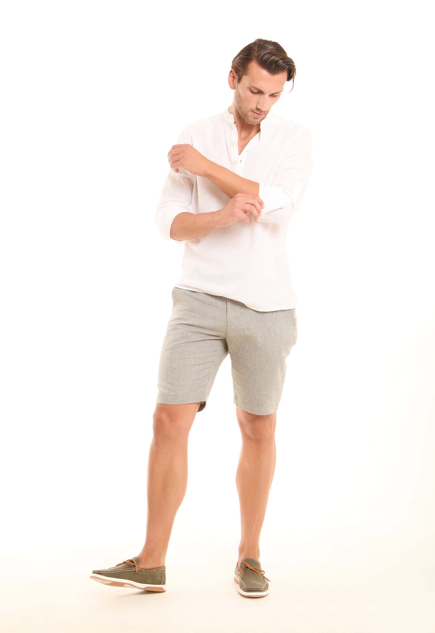 Elegant Linen Shorts with Side Pockets