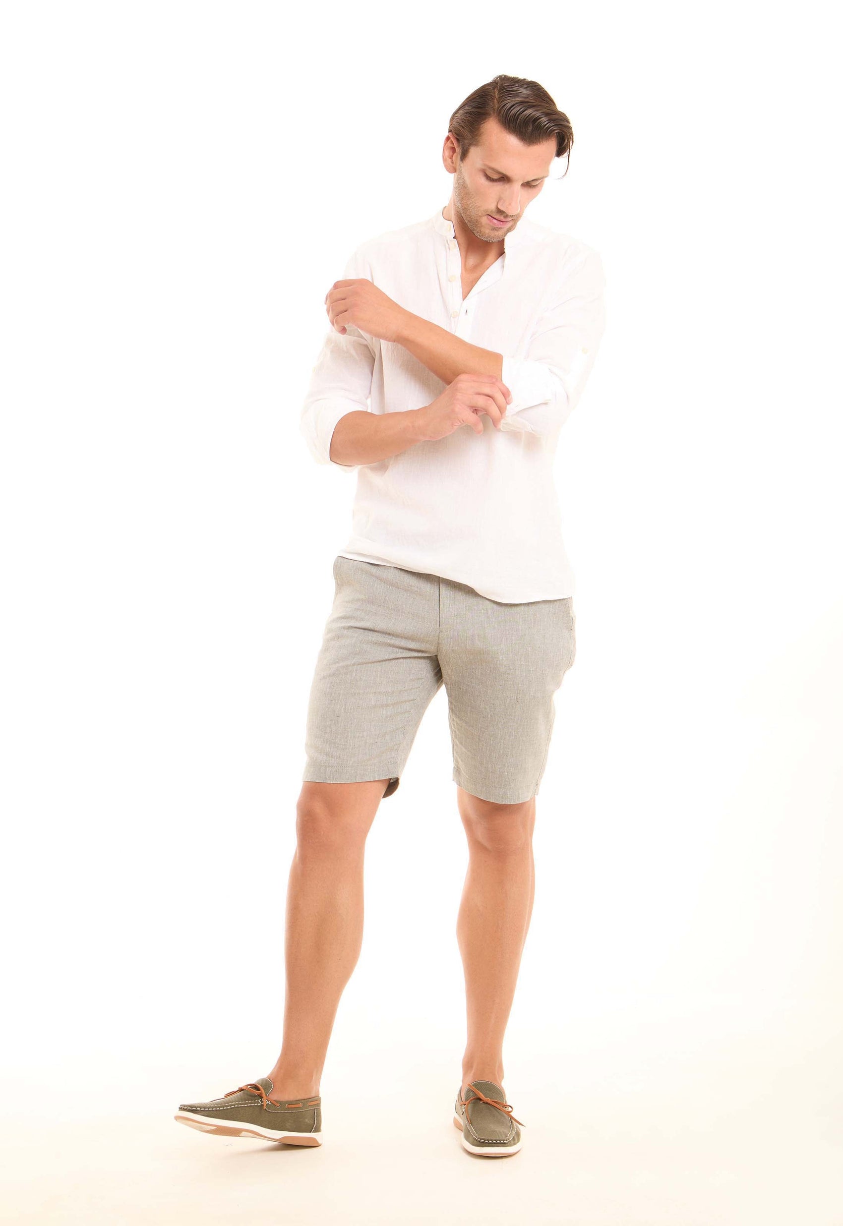 Elegant Linen Shorts with Side Pockets