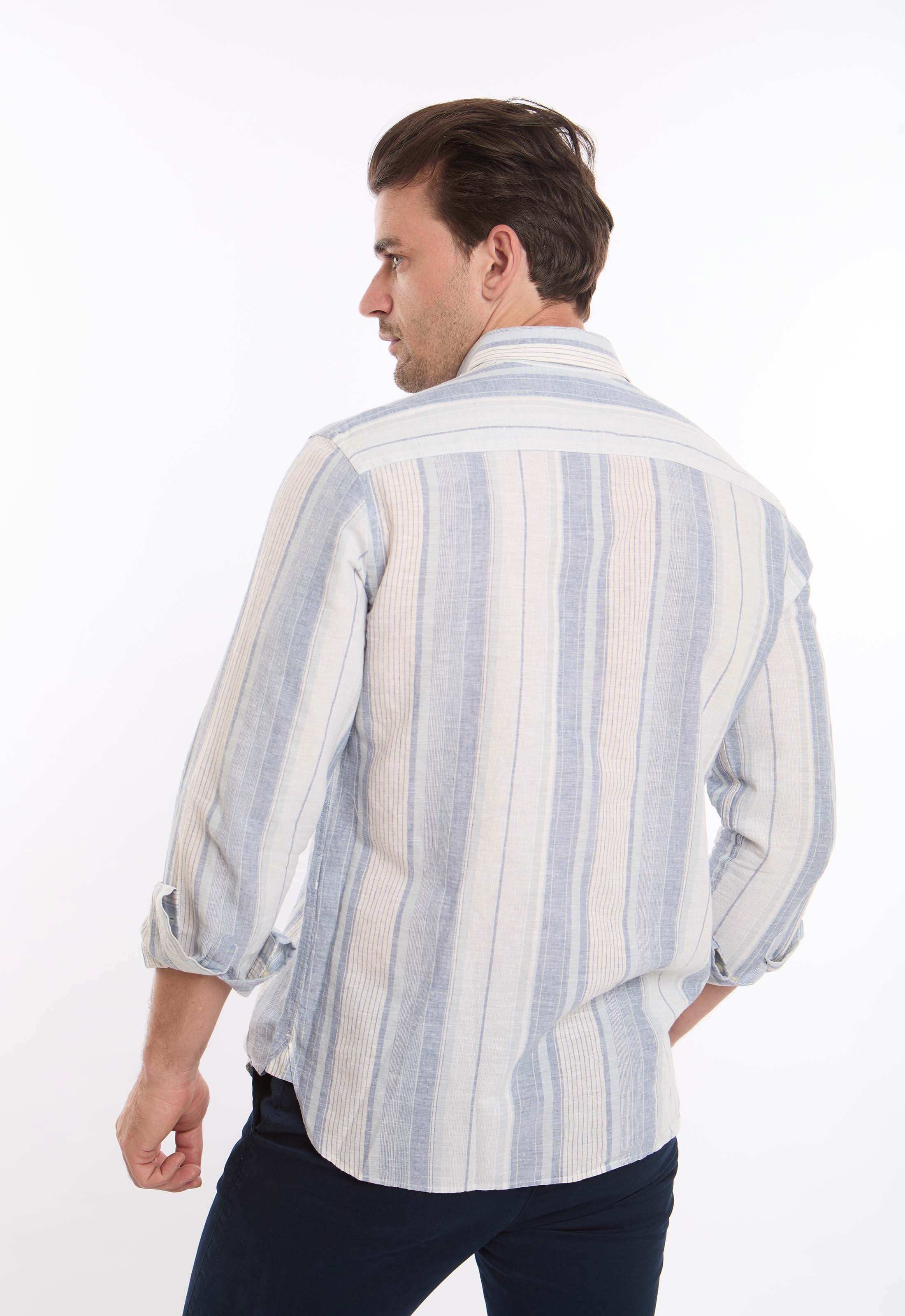 قميص كاجوال مخطط بأكمام طويلة وقصة مريحة