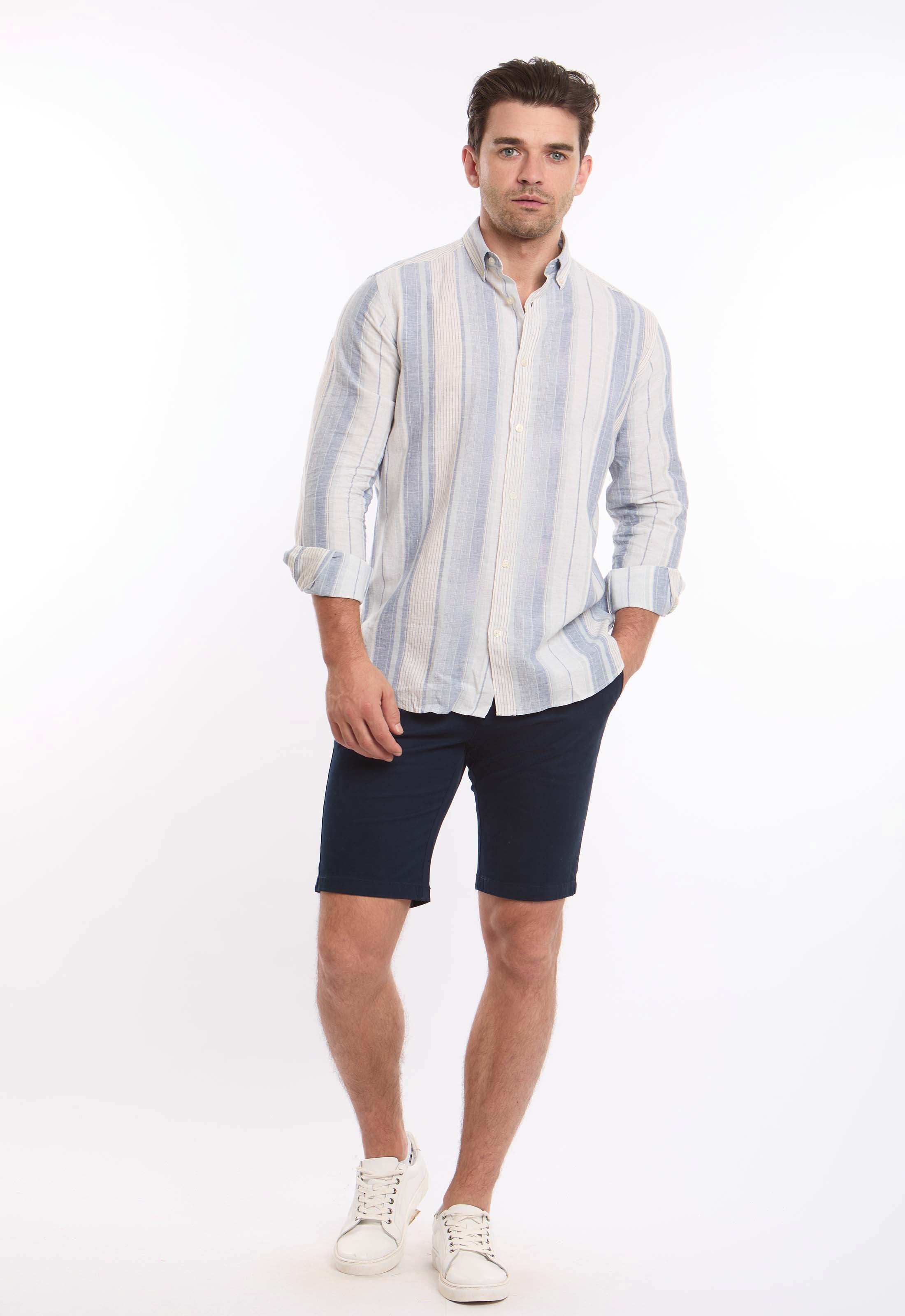 قميص كاجوال مخطط بأكمام طويلة وقصة مريحة