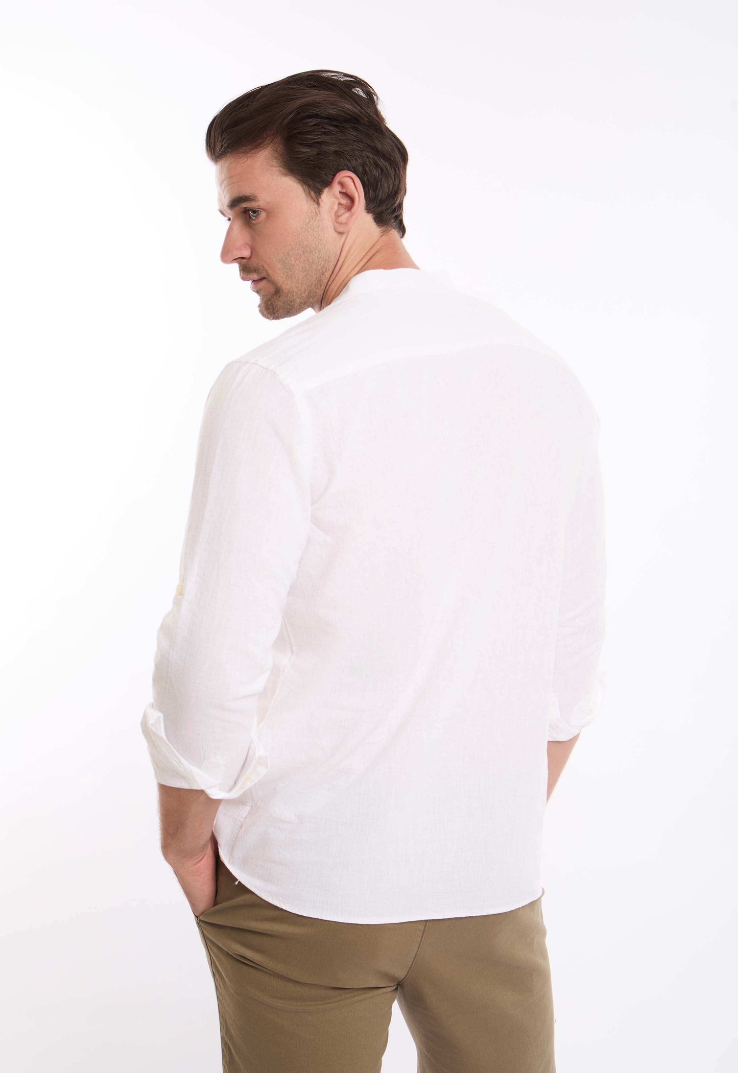 قميص قطن بياقة مندراين وأزرار