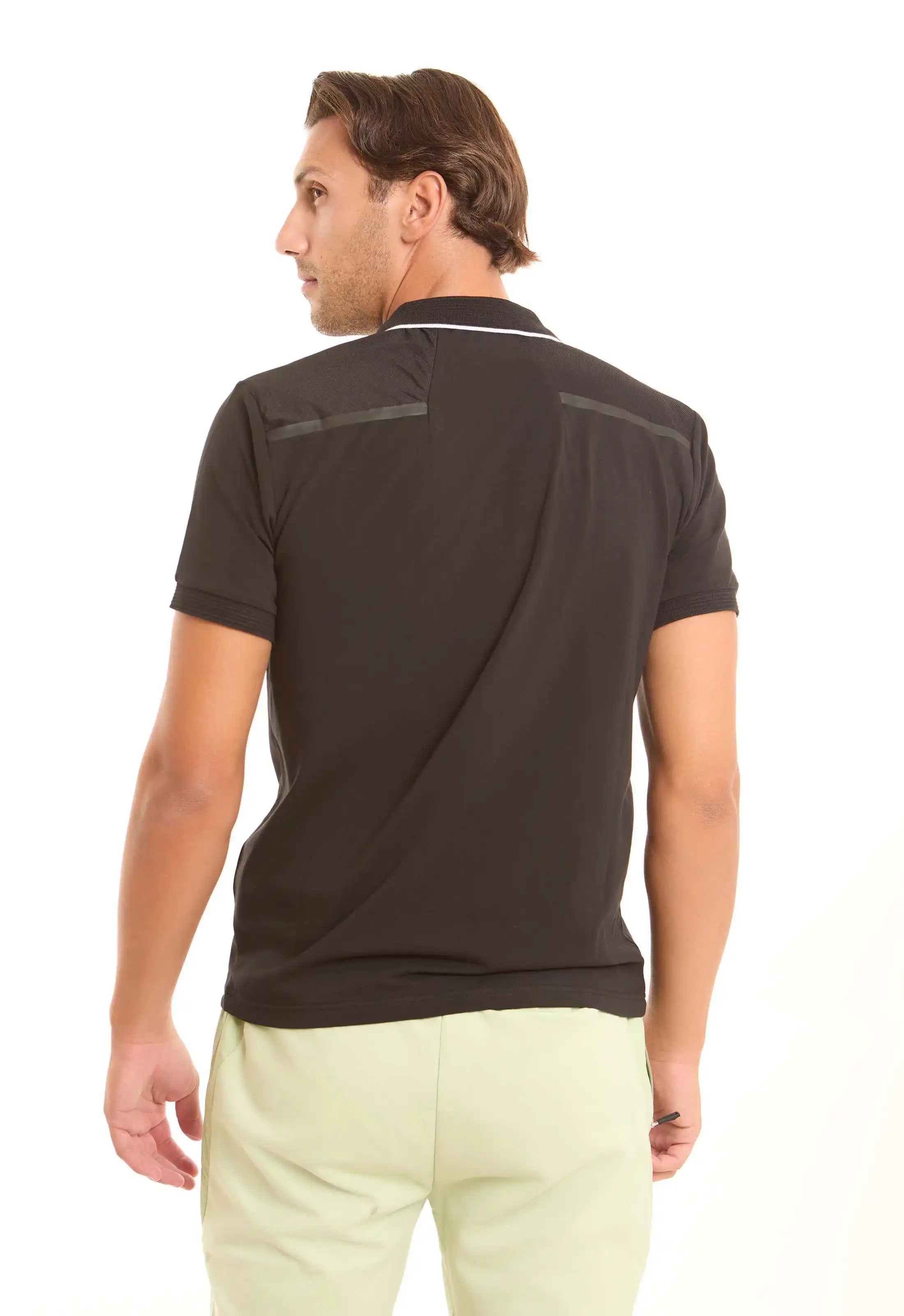 تيشيرت بولو بسوستة وياقة مطوية مخططة