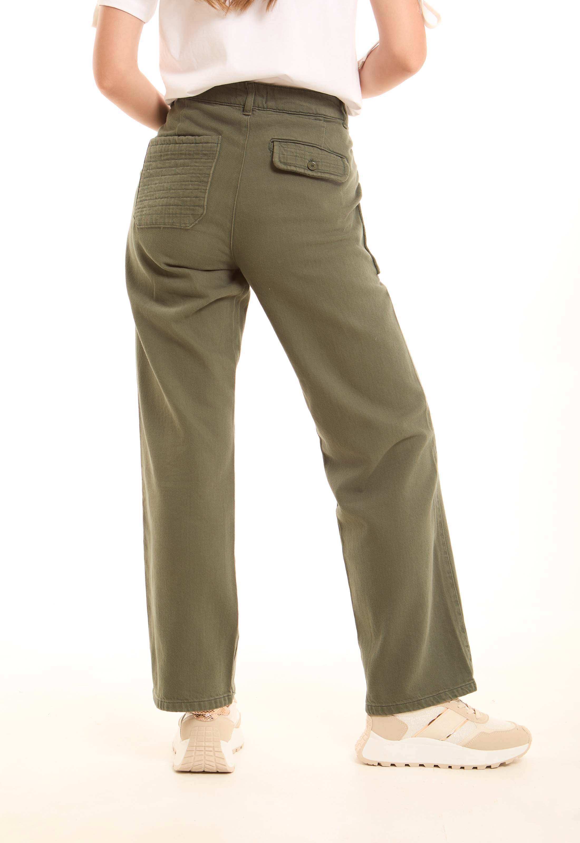 High-Waist Cotton Pants with Oversized Quilted Pockets