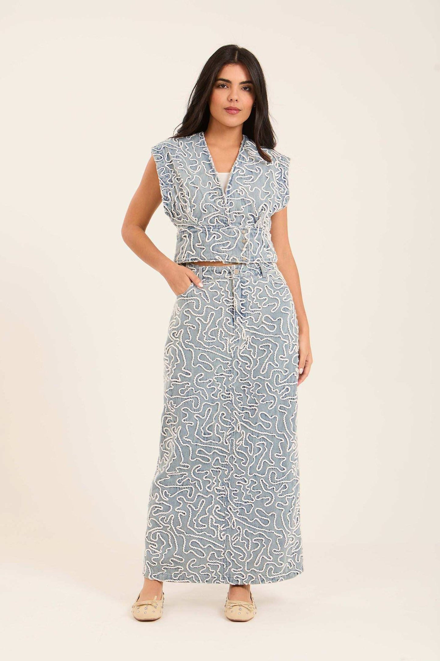 Cap Sleeves Squiggle Pattern Denim Vest