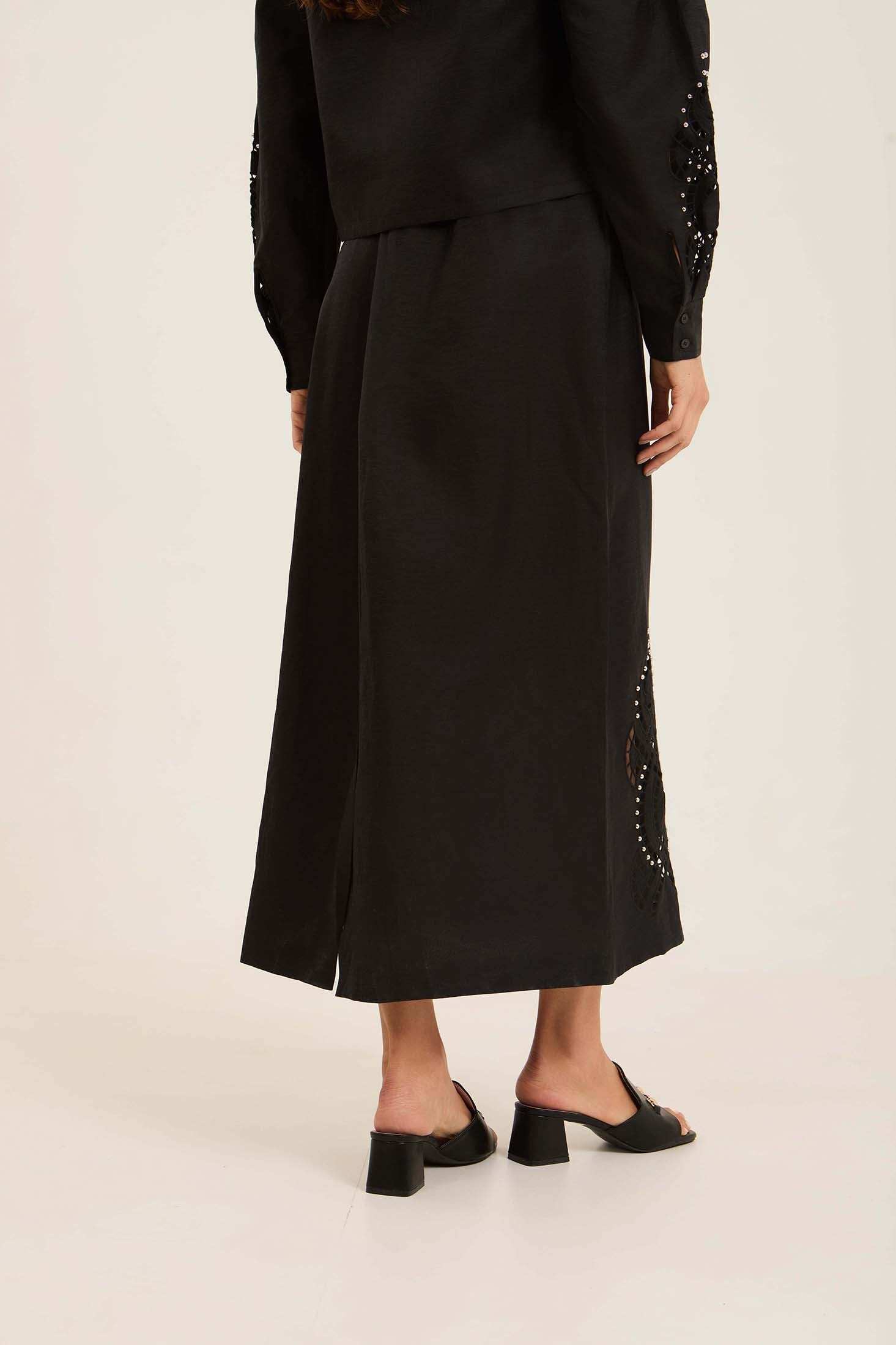 Stitched Pearls with Perforated Touch Skirt