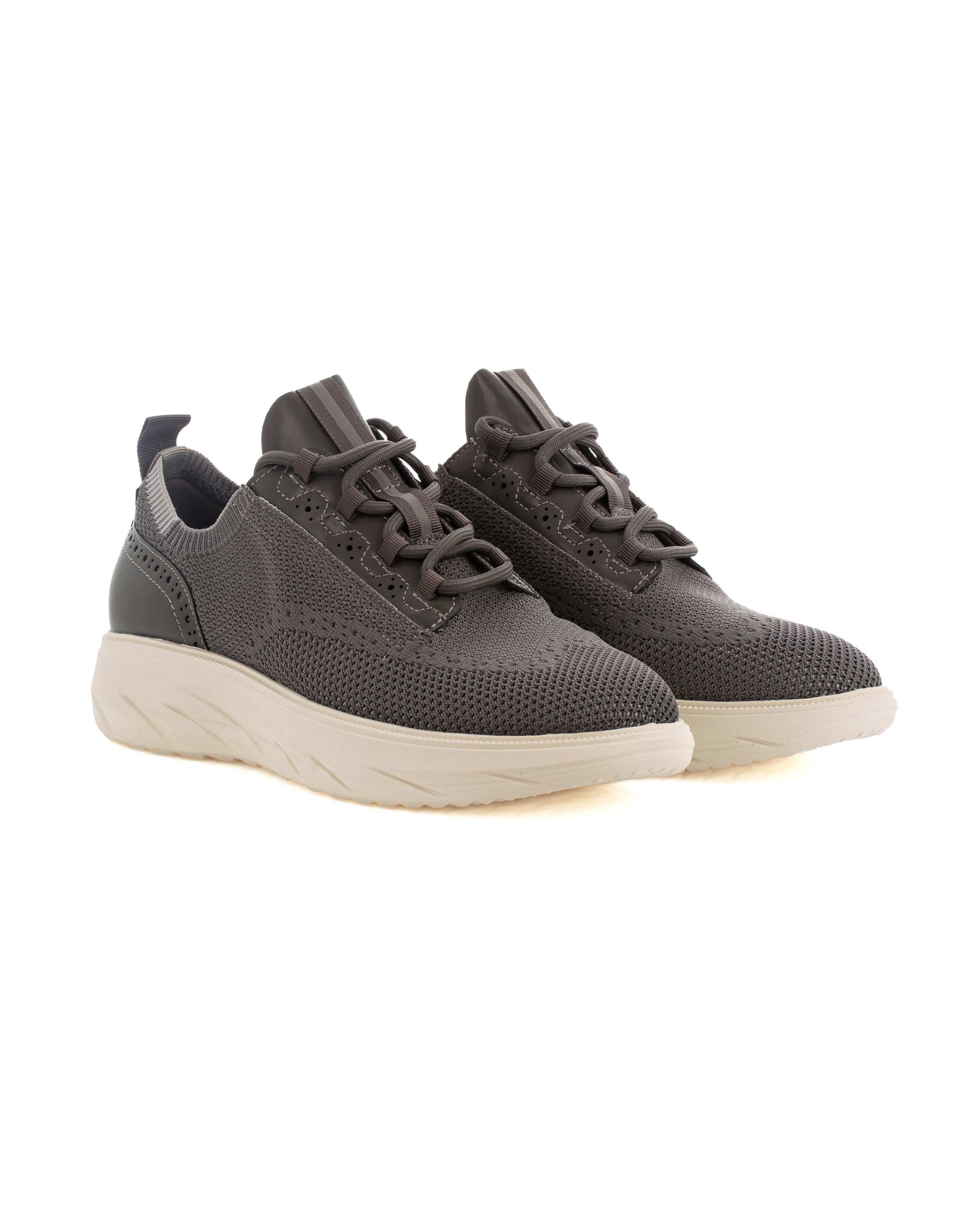 أحذية رياضية رجالية رمادية