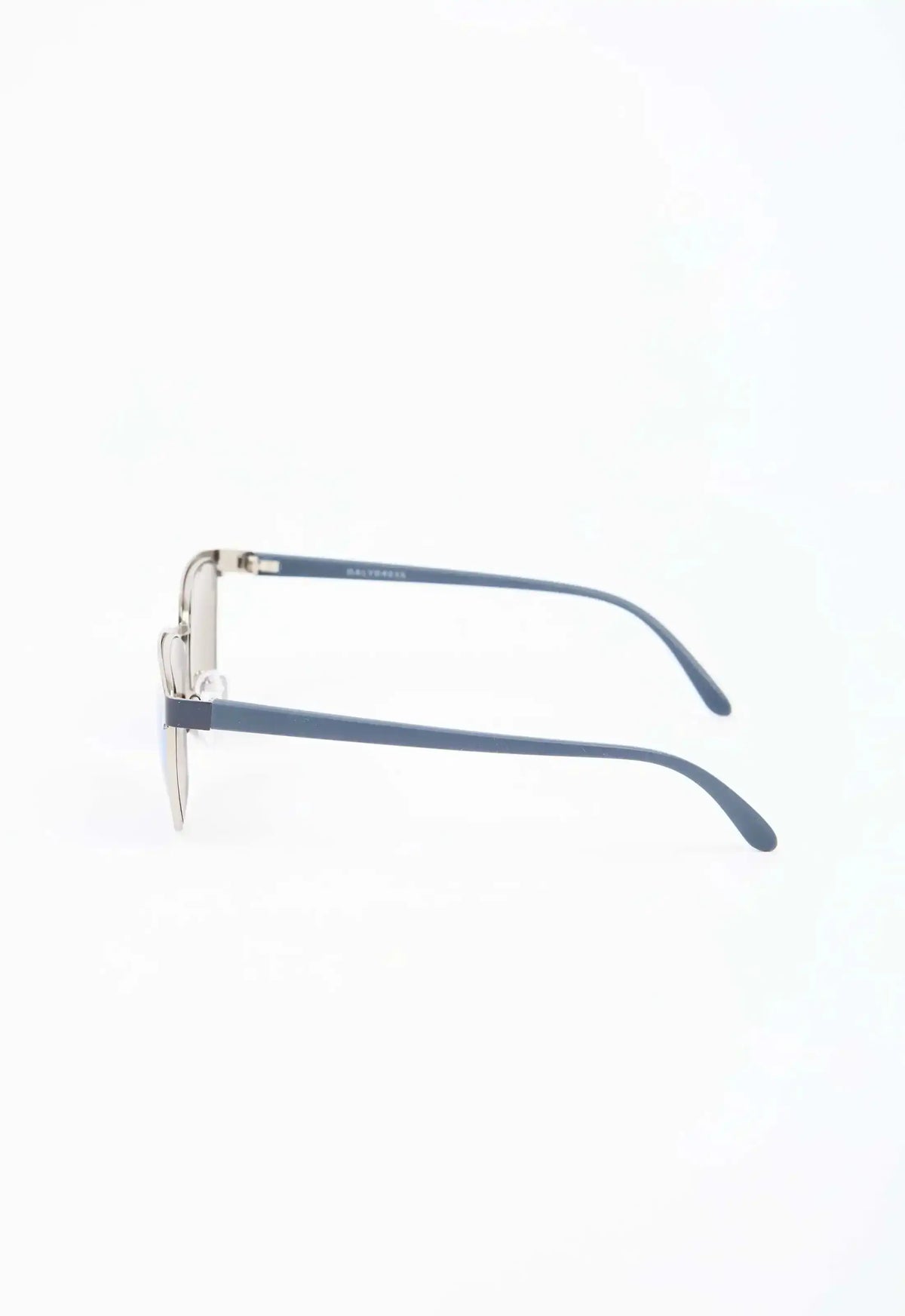 Fashionable Mirrored Lenses Sunglasses