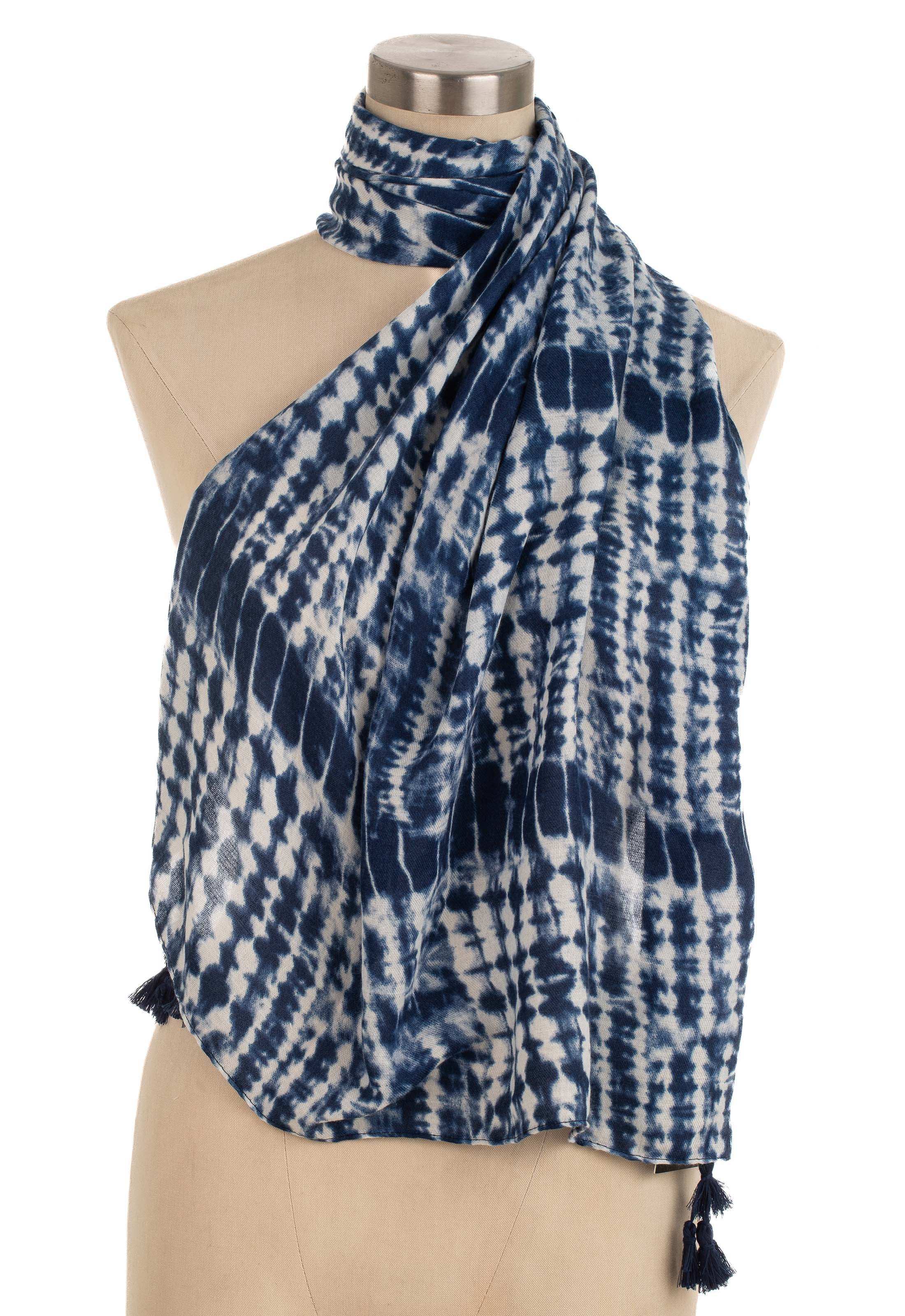 وشاح بتفاصيل الشرابة ذات الصبغة الربط