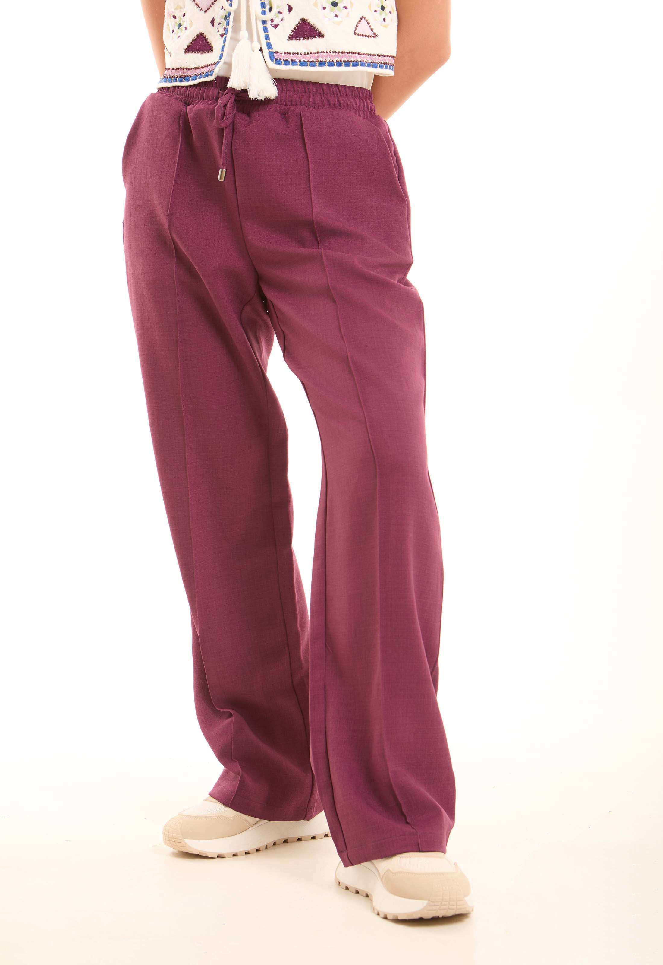 بنطلون كارجو جلد بقصة ساق واسعة