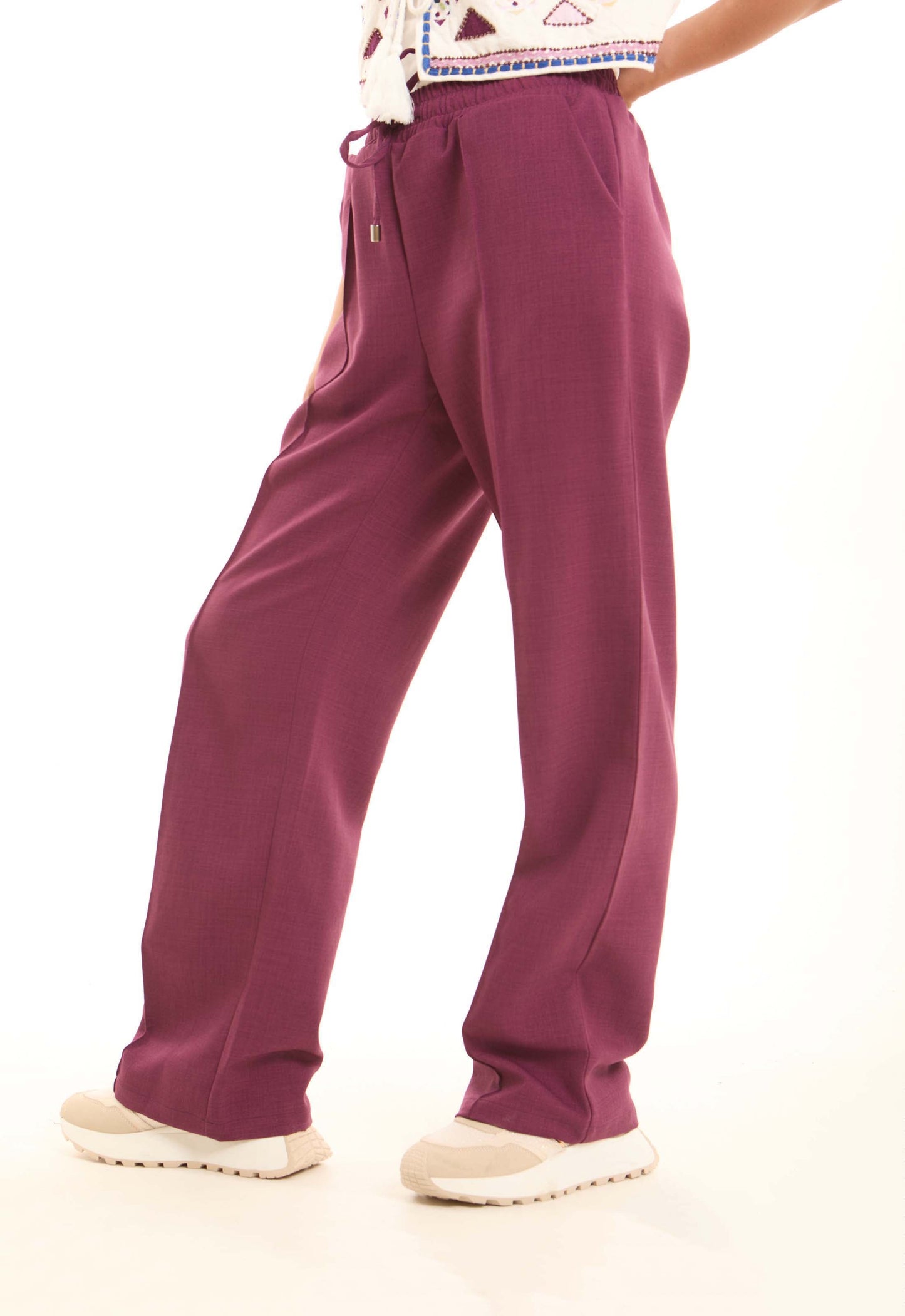 بنطلون كارجو جلد بقصة ساق واسعة