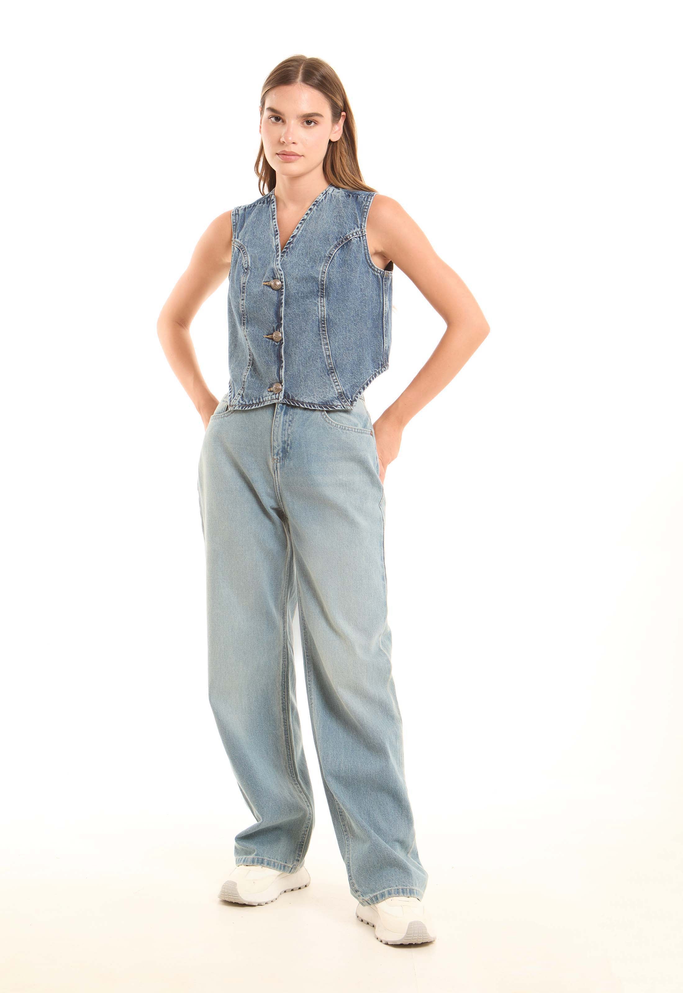 بنطلون دنيم كلاسيكي بساق مستقيمة