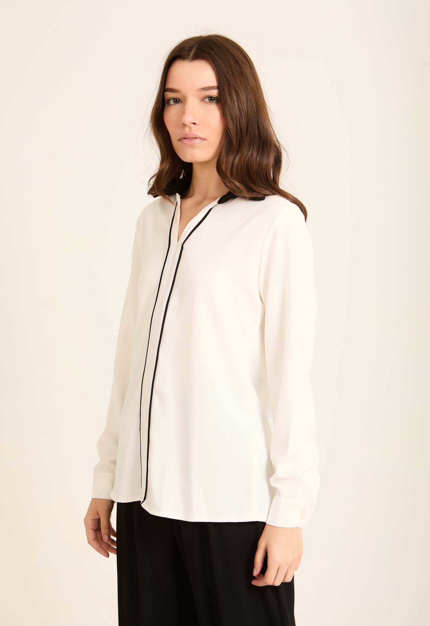 Contrast Trim V-Neck Blouse