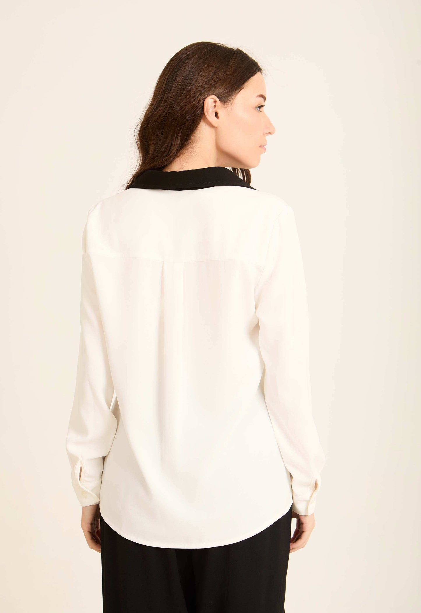 Contrast Trim V-Neck Blouse