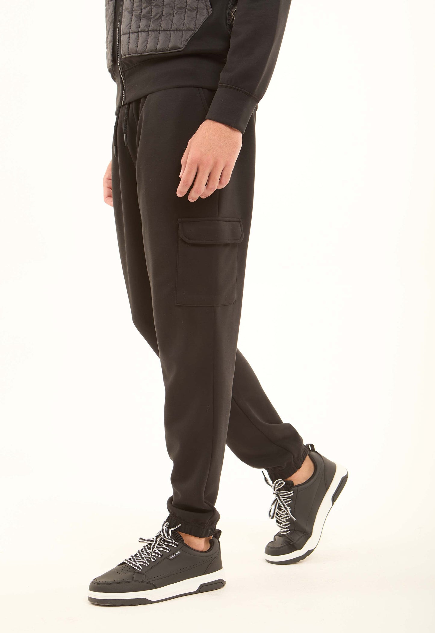 سويت بانتس مريح بجيوب جانبية