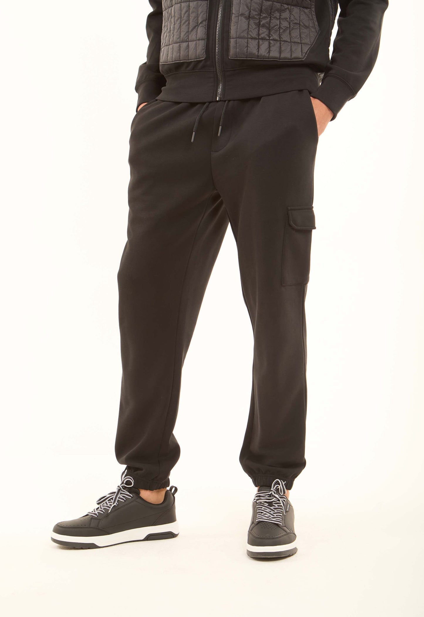 سويت بانتس مريح بجيوب جانبية