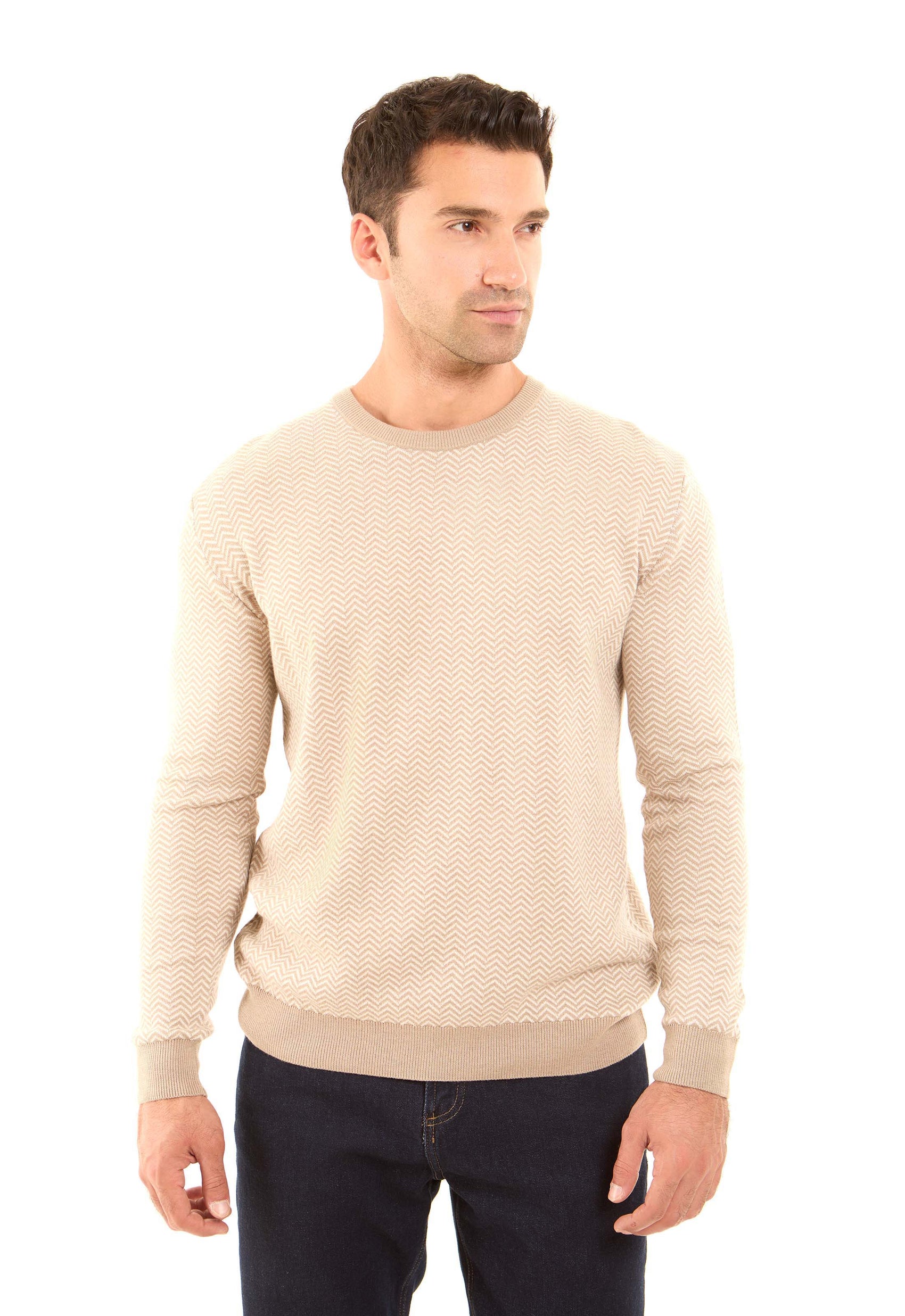 بلوفر منقوش برقبة دائرية سهل الارتداء