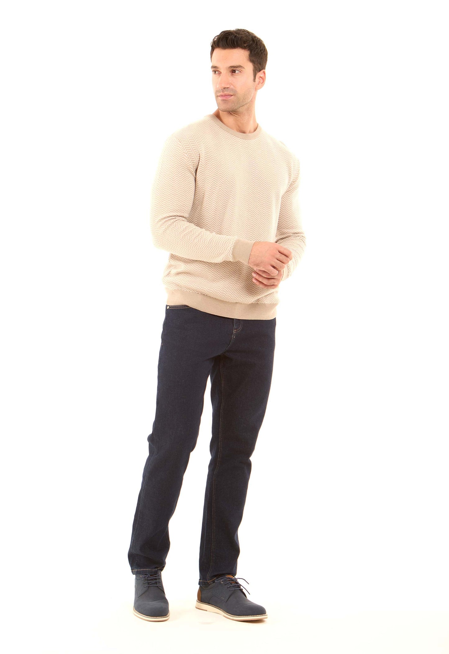 بلوفر منقوش برقبة دائرية سهل الارتداء