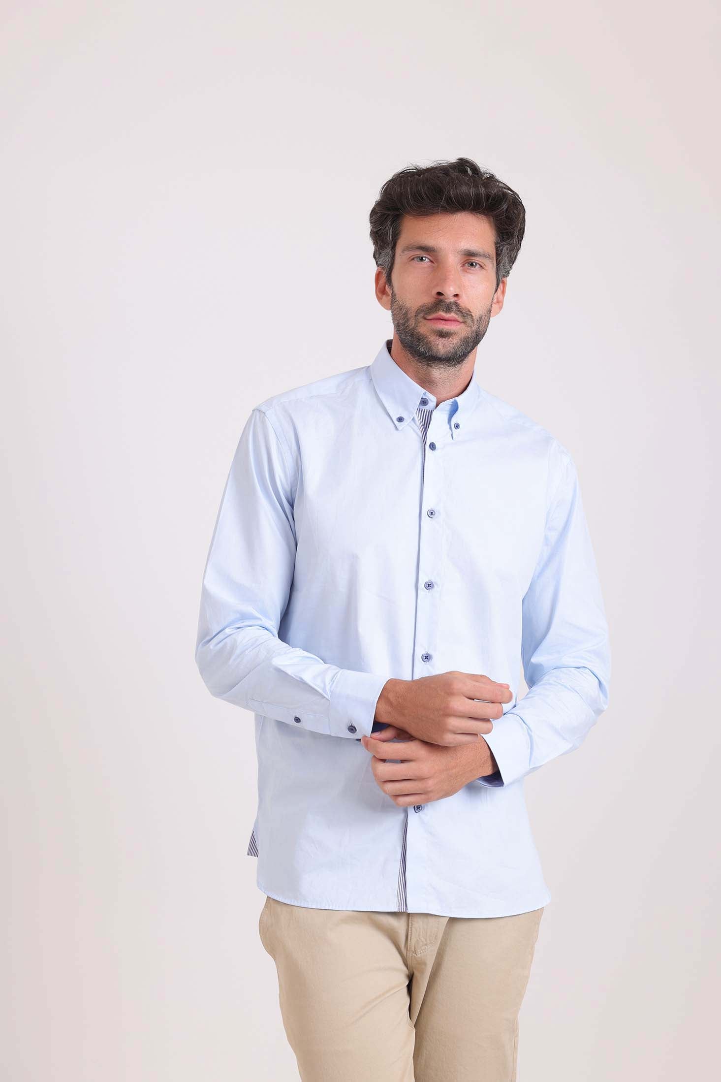 قميص كلاسيكي سادة برقبة مخططة