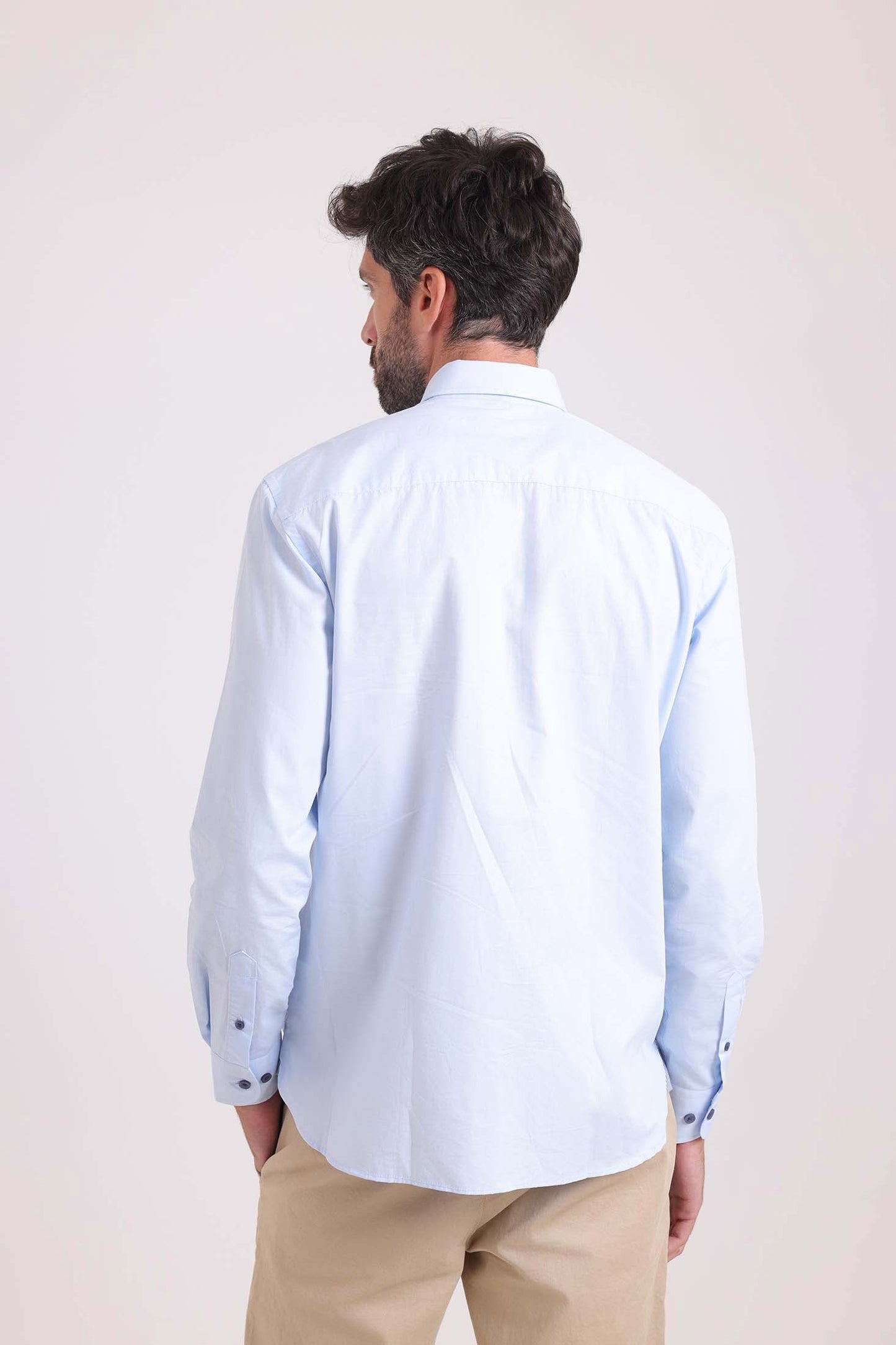 قميص كلاسيكي سادة برقبة مخططة