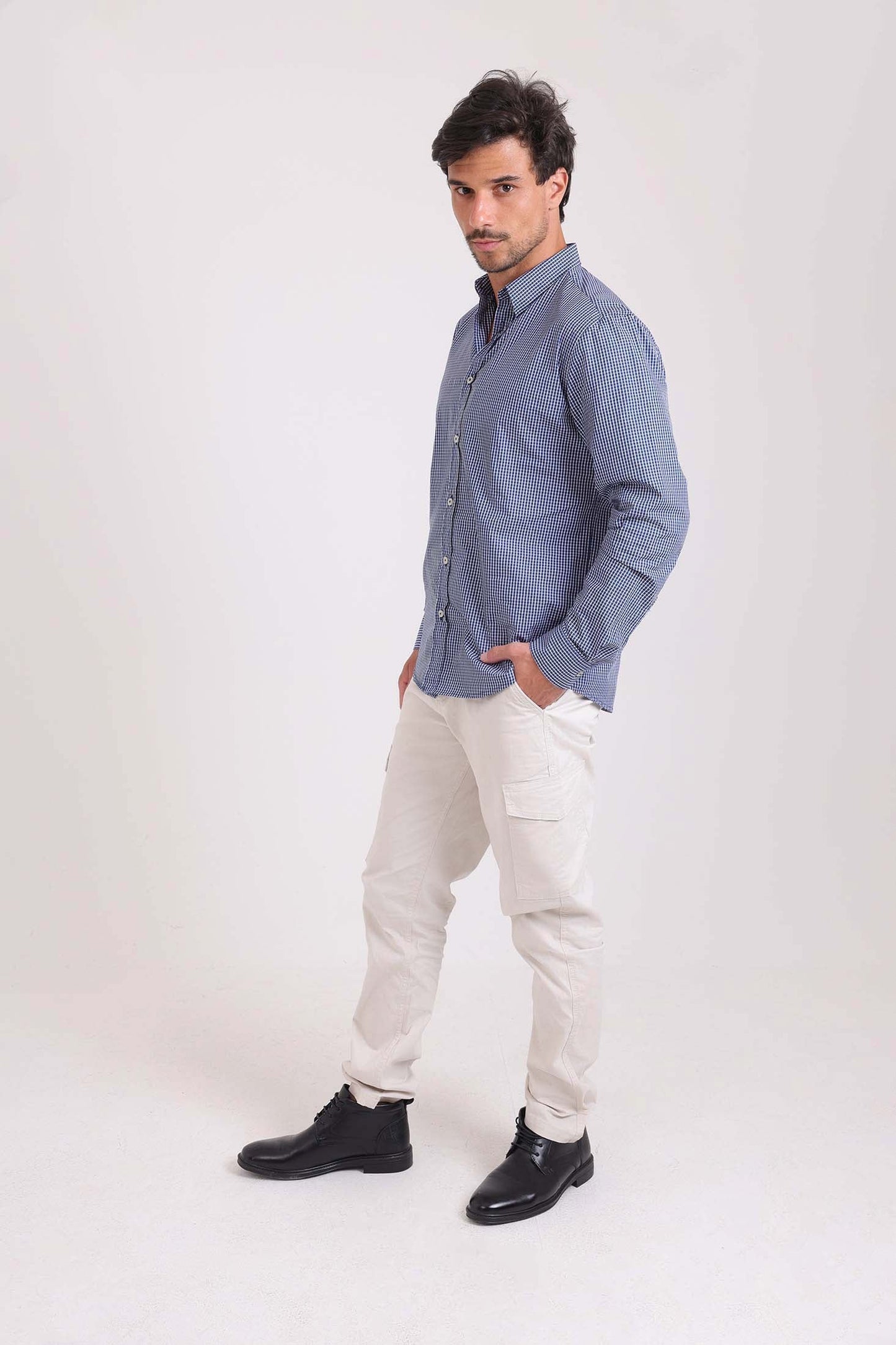 قميص كاجوال بنقشة مربعات صغيرة بقصة عادية