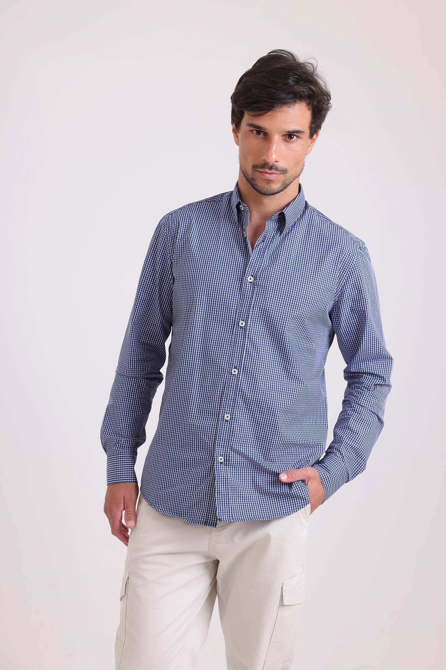 قميص كاجوال بنقشة مربعات صغيرة بقصة عادية