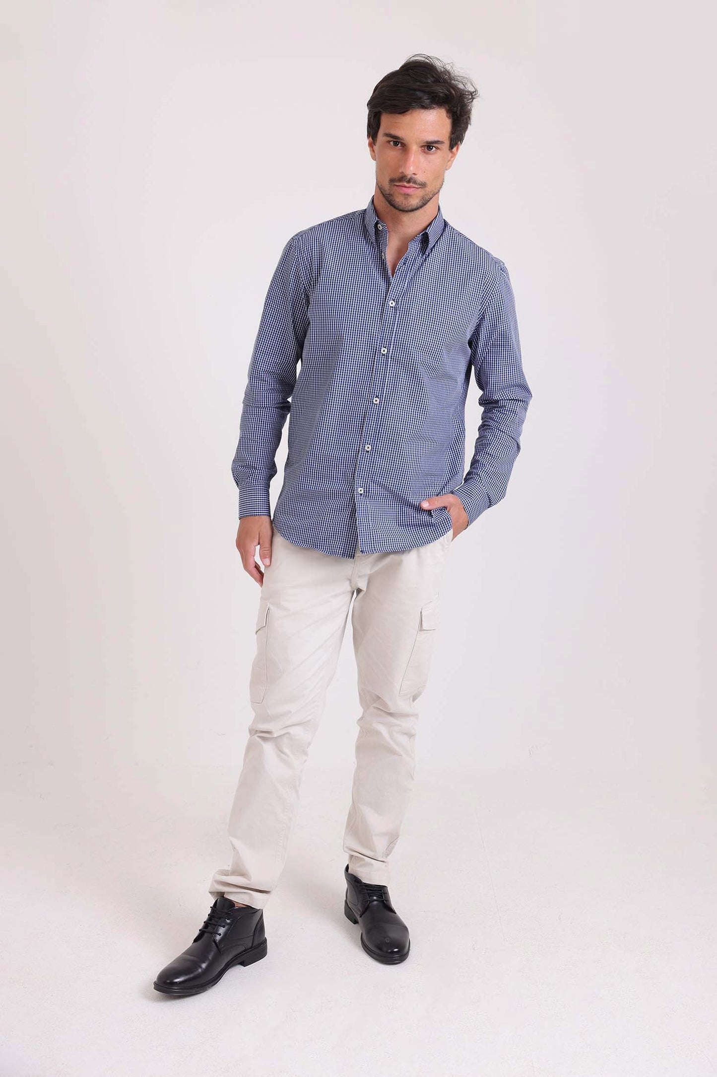 قميص كاجوال بنقشة مربعات صغيرة بقصة عادية