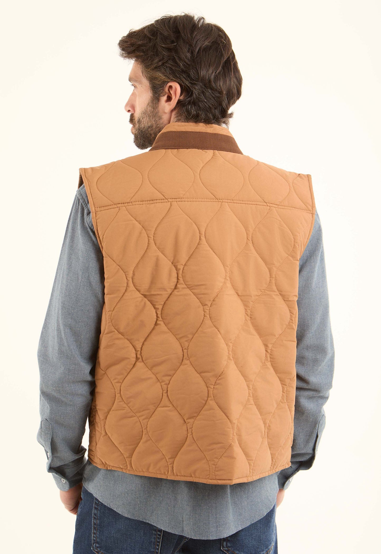 Sleeveless Quilted Vest with Buttoned Pockets