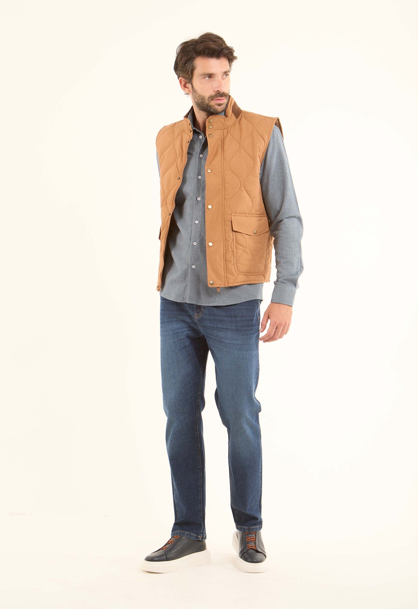 Sleeveless Quilted Vest with Buttoned Pockets