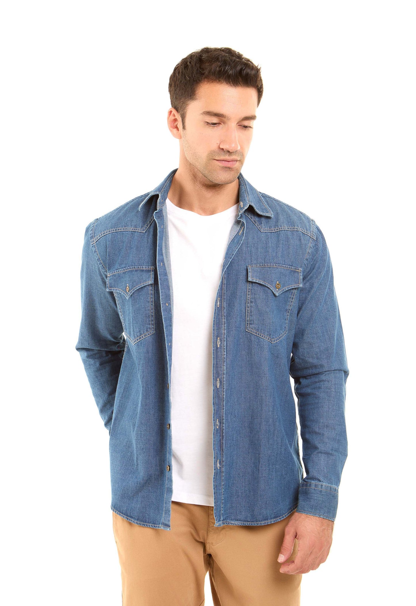 قميص دنيم بأكمام طويلة وأزرار