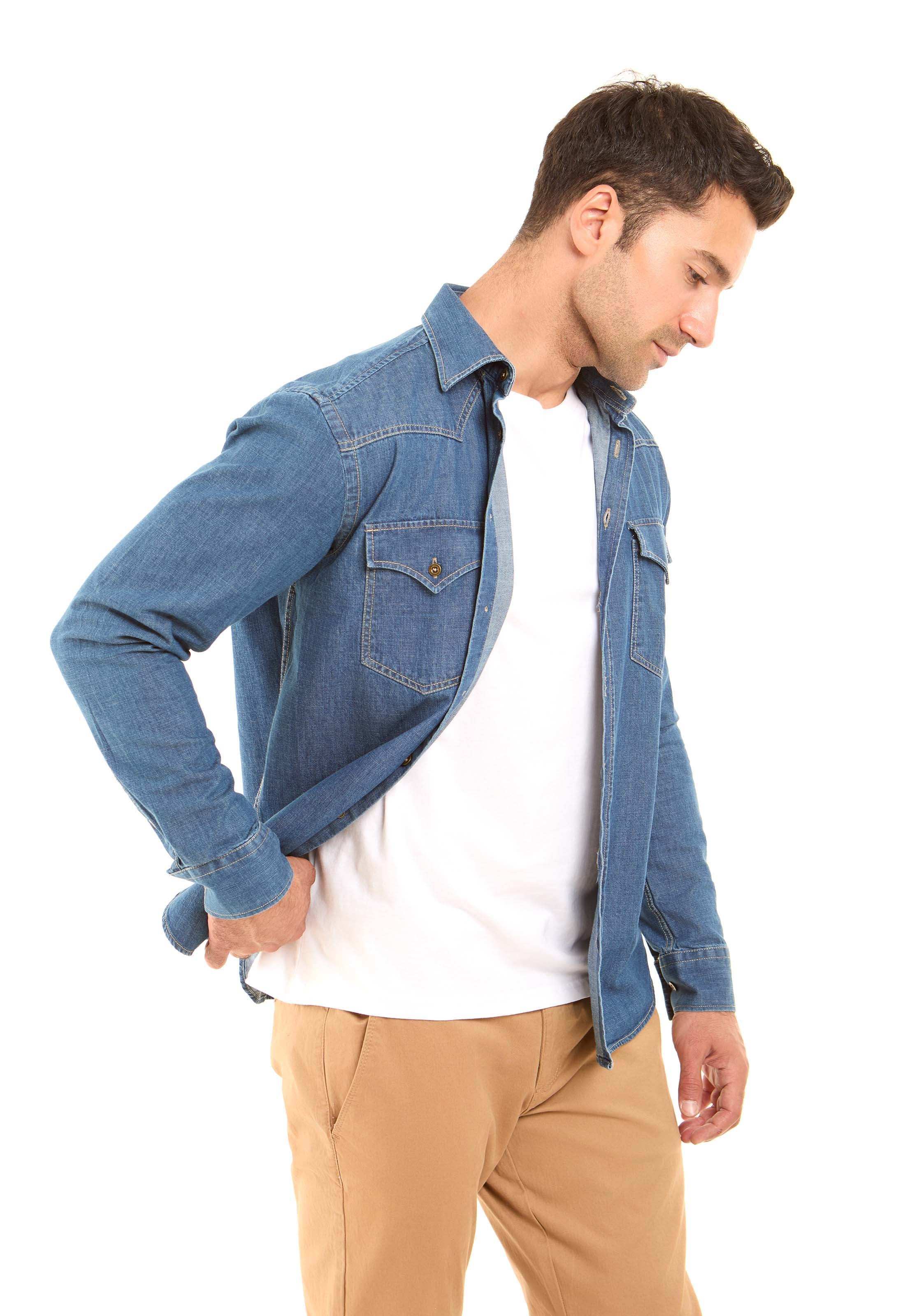 قميص دنيم بأكمام طويلة وأزرار