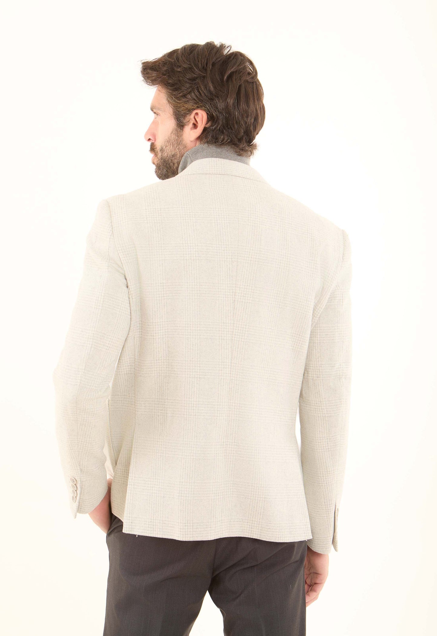 بليزر صوف مصمم بنقشة مزخرفة