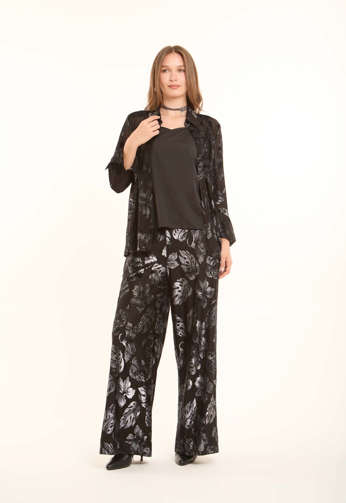 Leaf-Pattern Blend Wide-Leg Pants