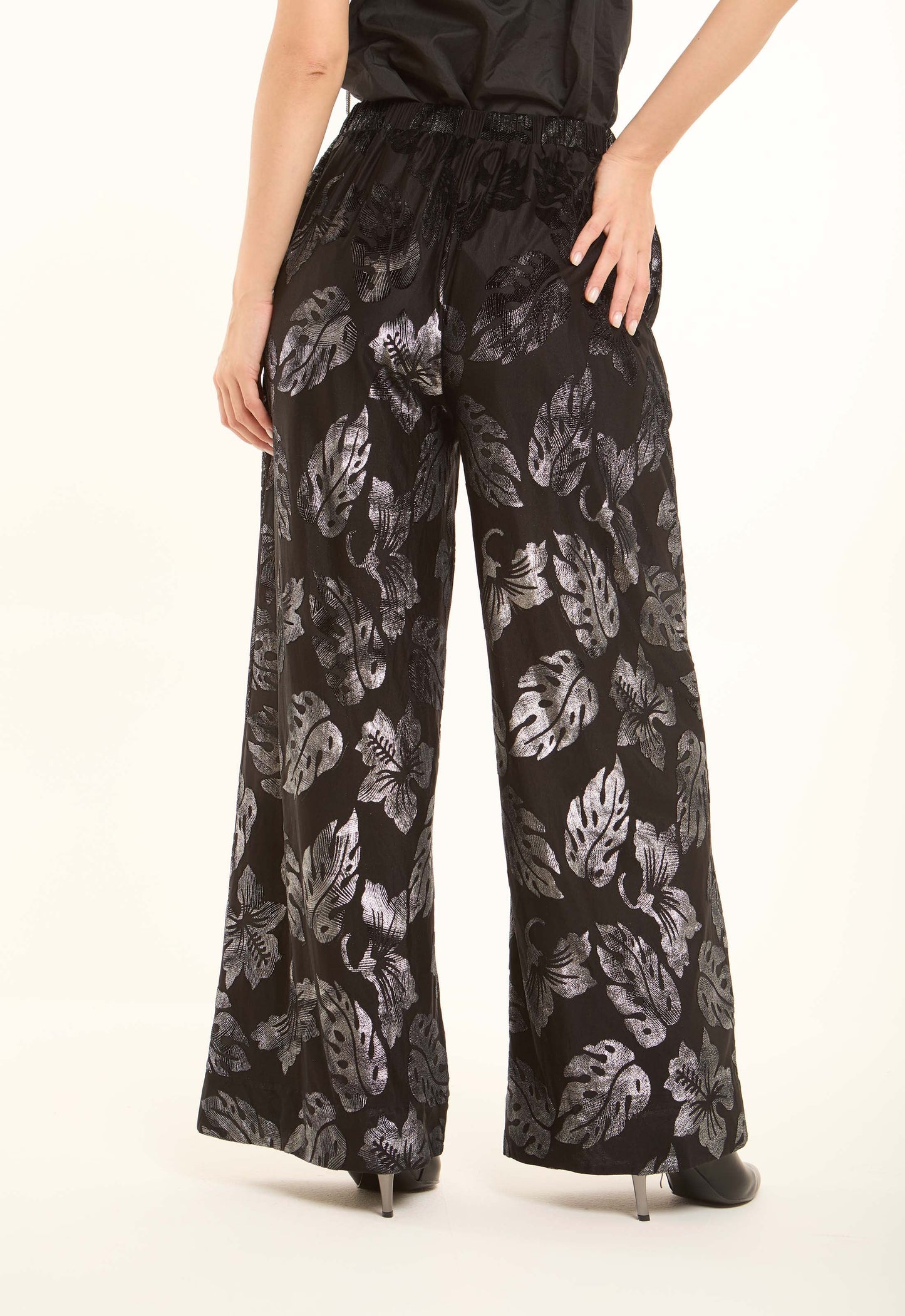 Leaf-Pattern Blend Wide-Leg Pants