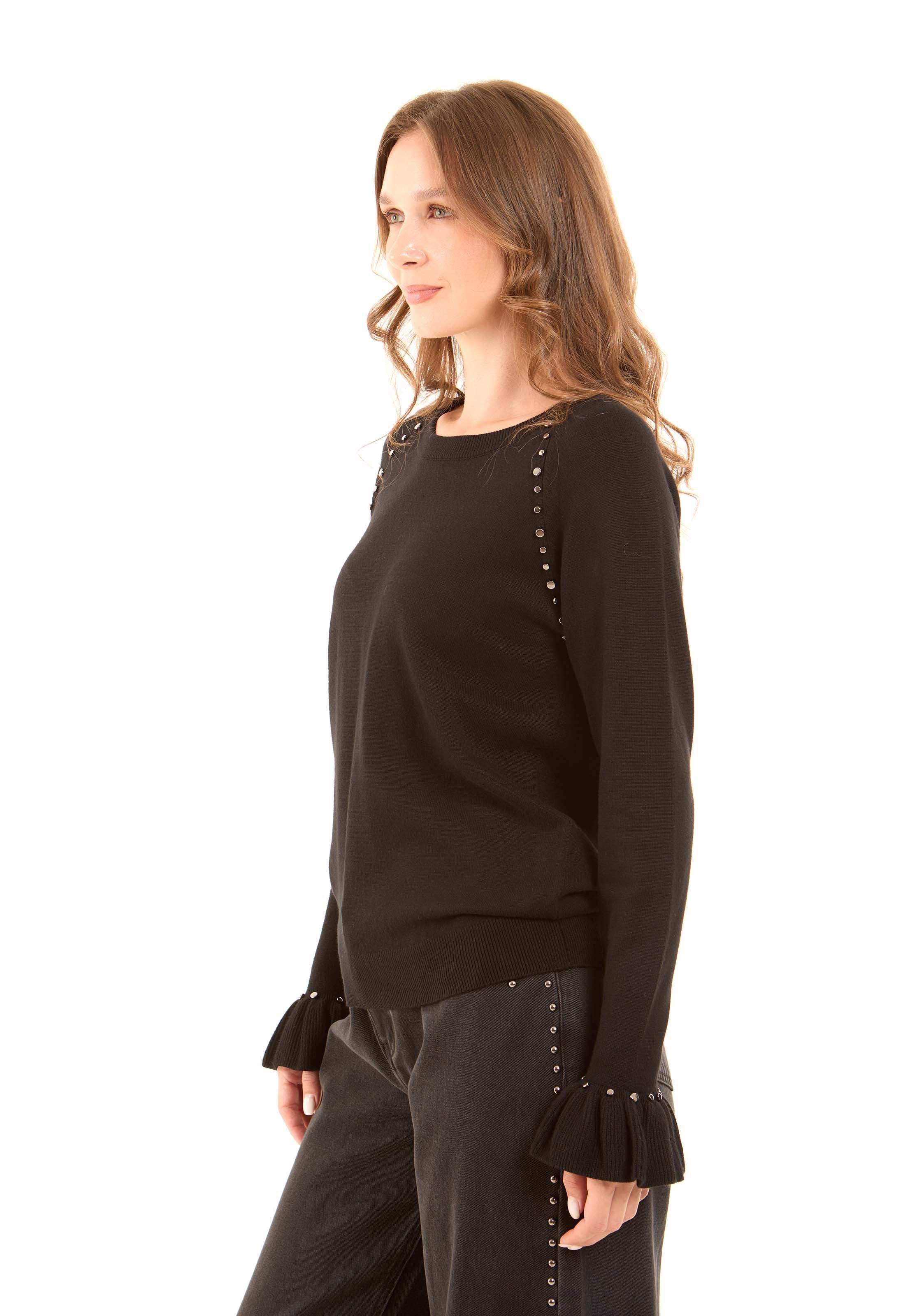 بلوفر مكشكش مع تطريز معدن