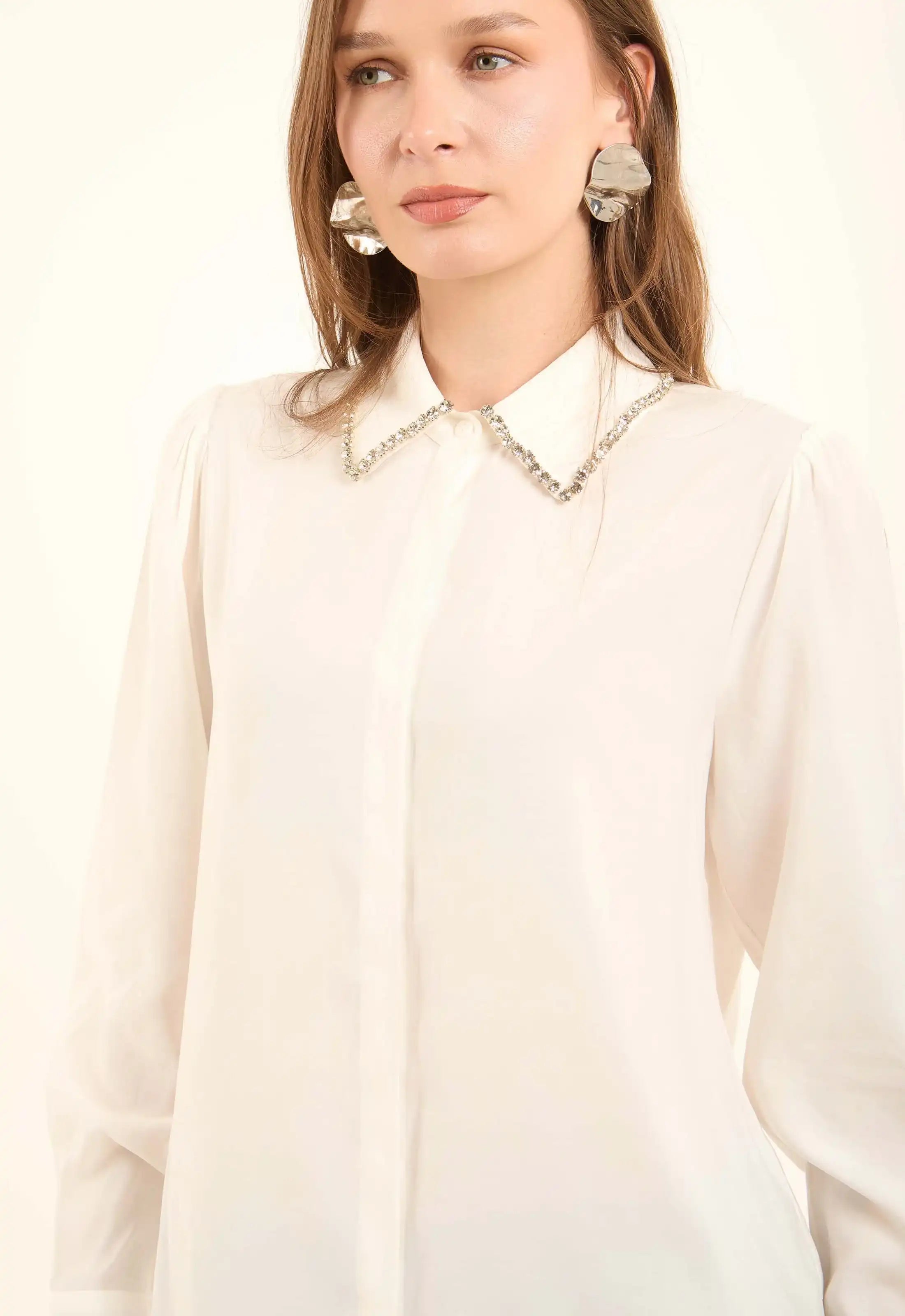 قميص رايون بتفاصيل سلسلة