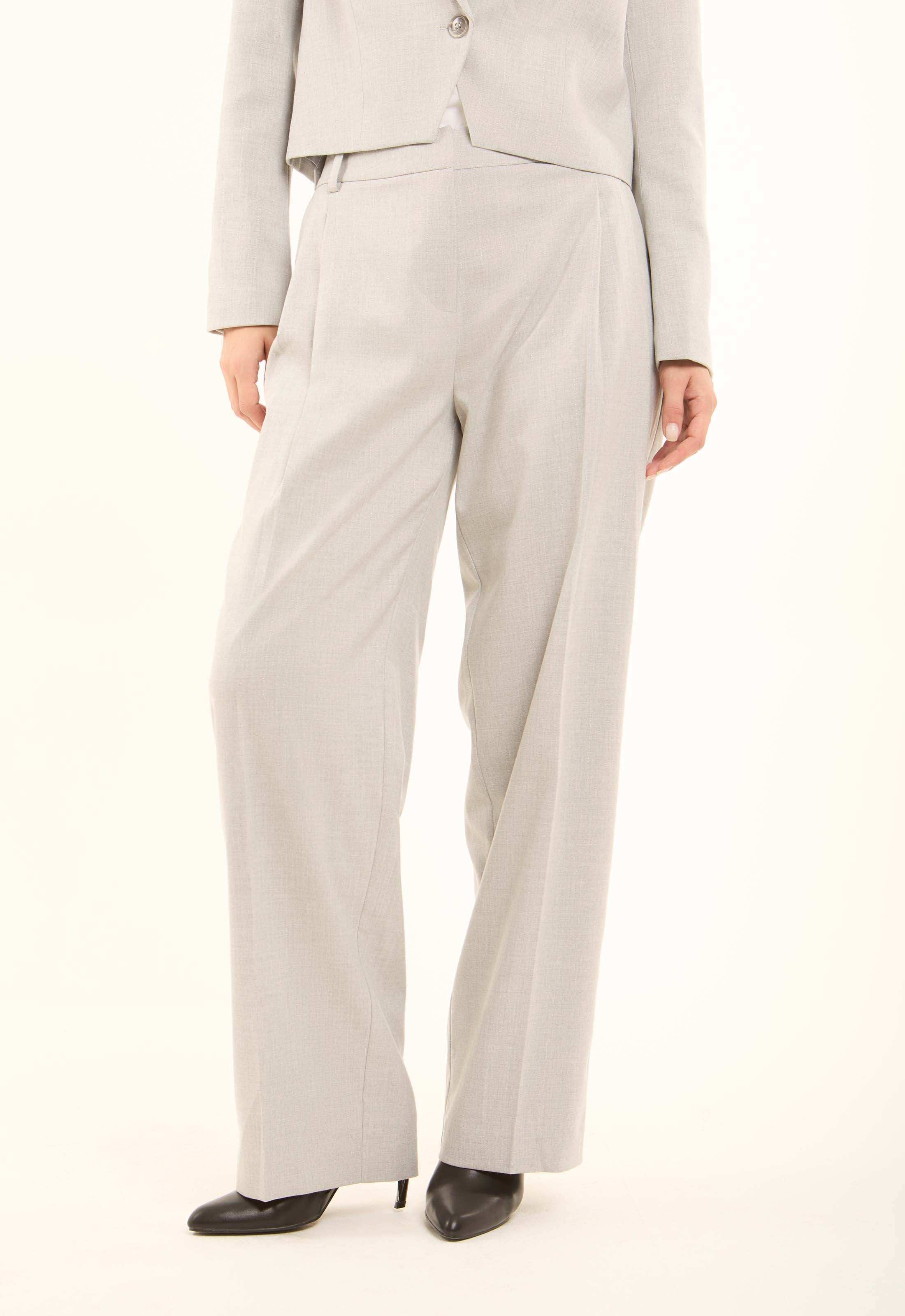 بنطلون بدلة بساق واسعة