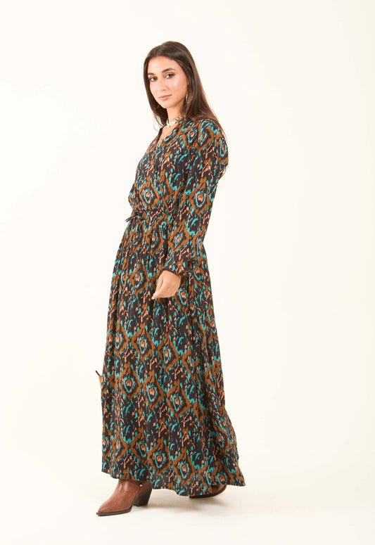 فستان منقوش مع رباط للوسط ورقبة V