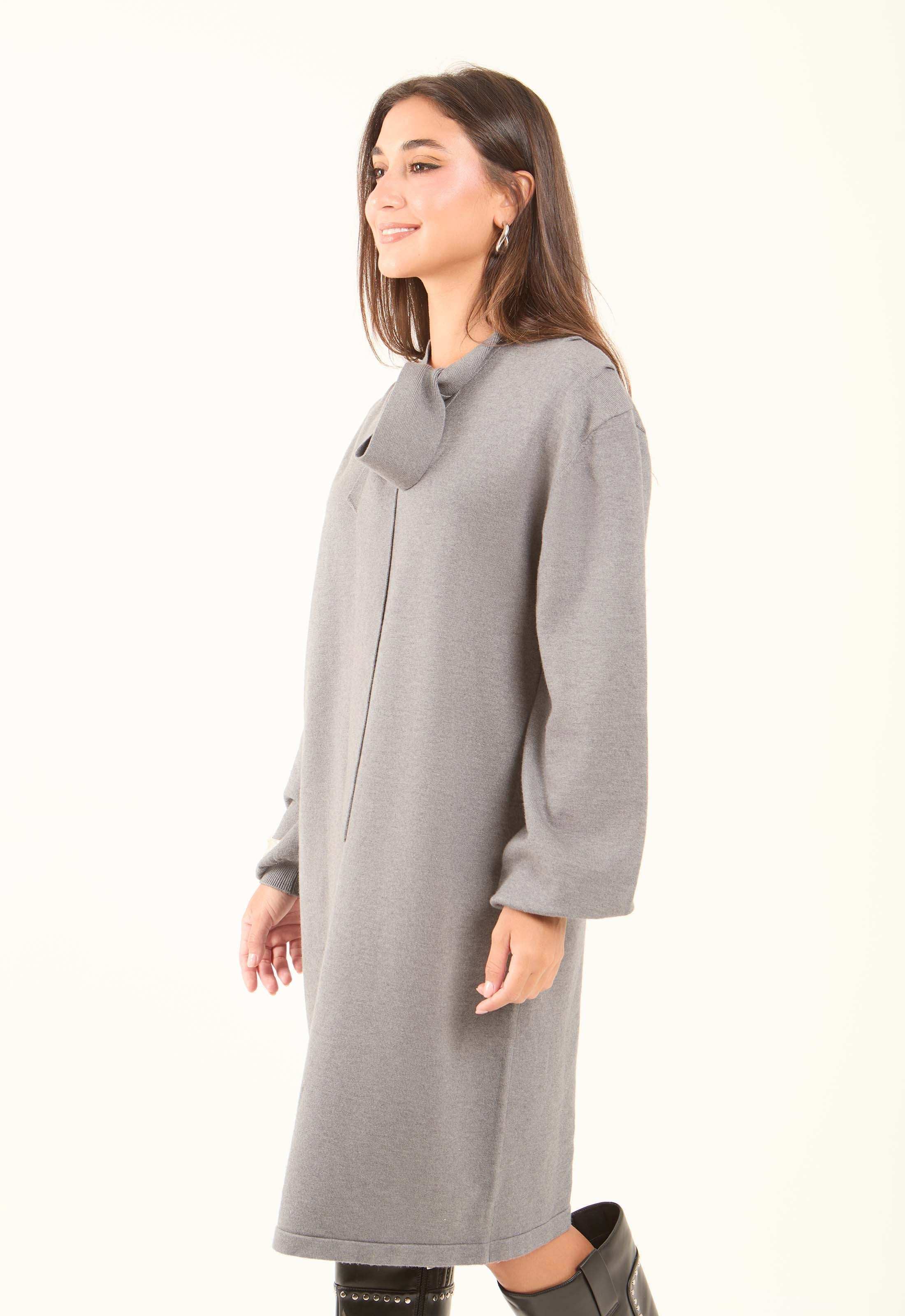 فستان شتوي سهل الارتداء بياقة برباط