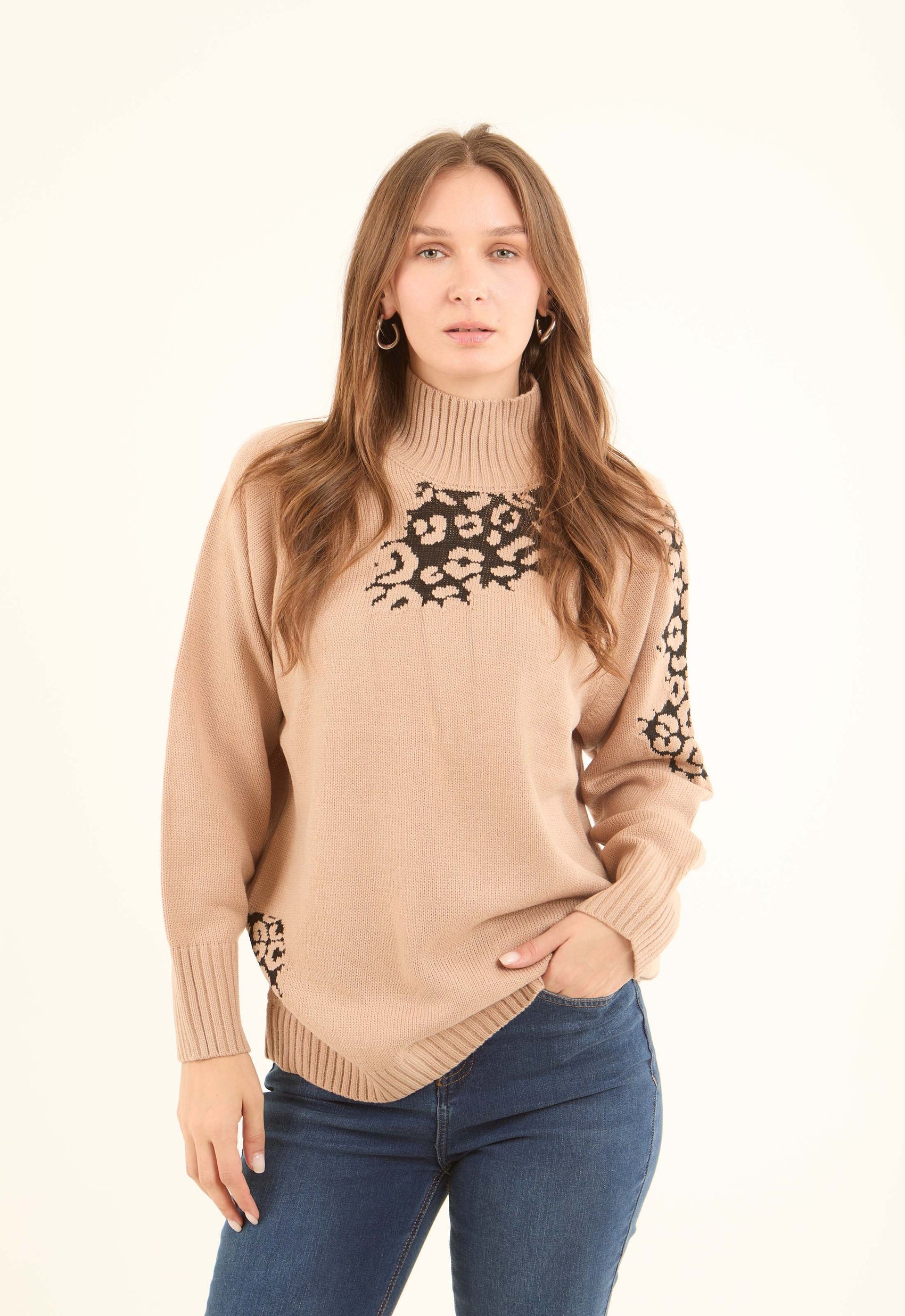 High-Neck Long Sleeves Pullover with Leopard Pattern