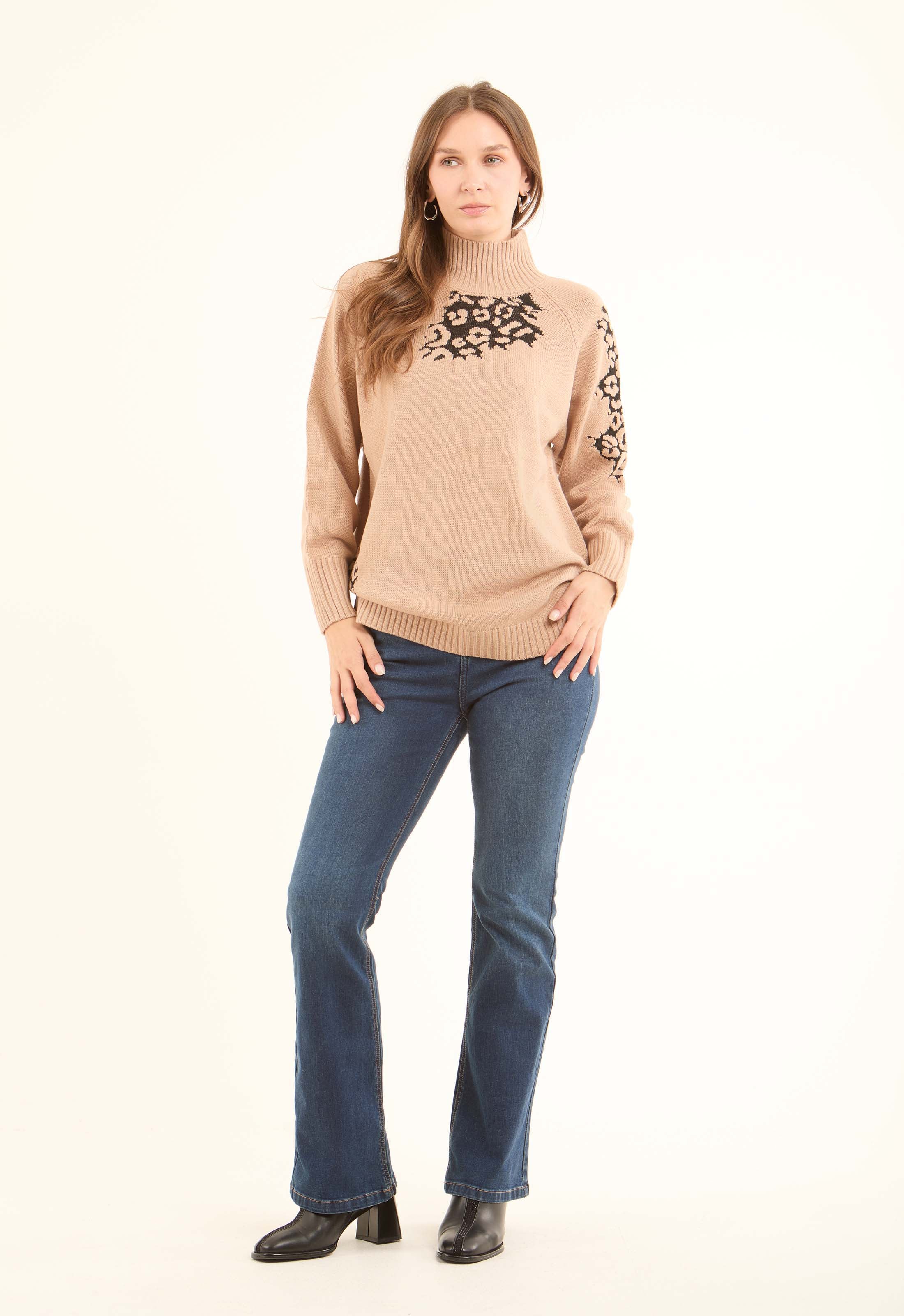 High-Neck Long Sleeves Pullover with Leopard Pattern