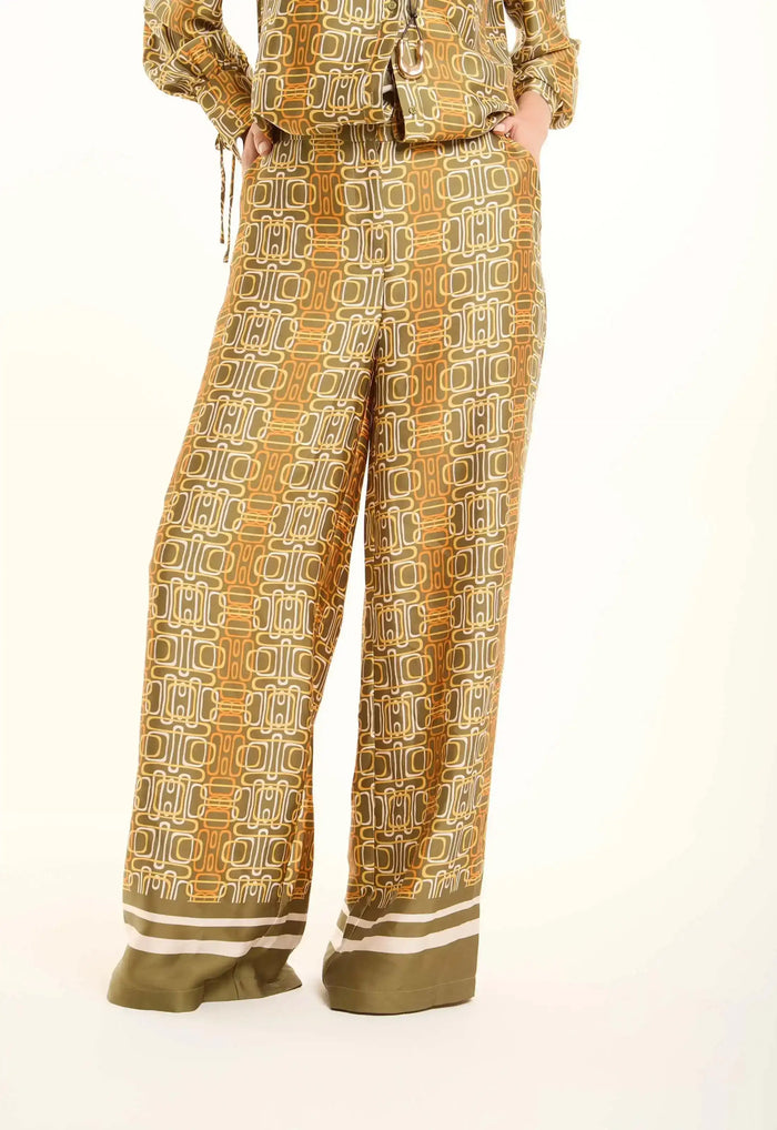 Printed Wide-Leg Pants with Flowing Silhouette