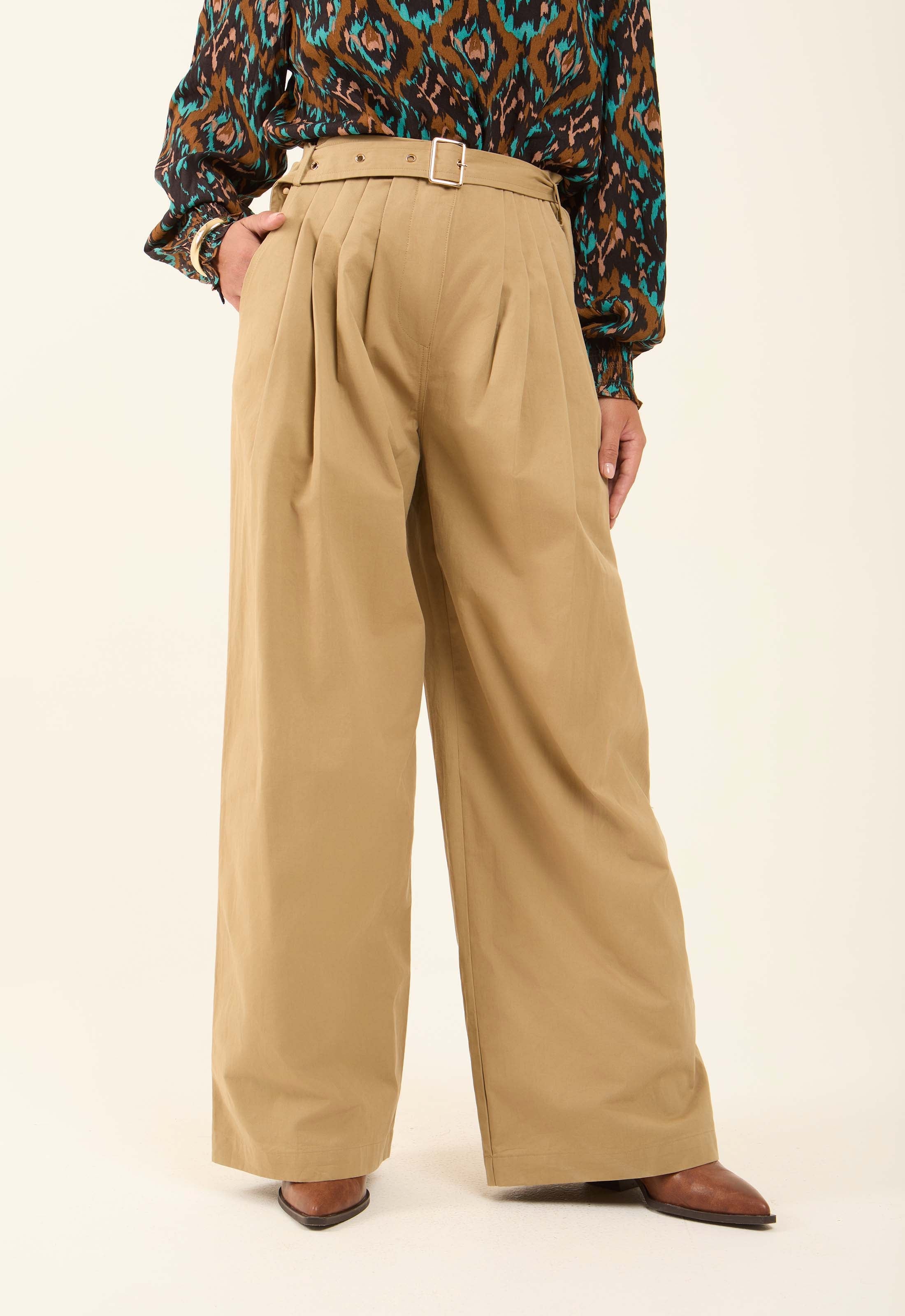 Pleated High-Waist Wide-Leg Pants
