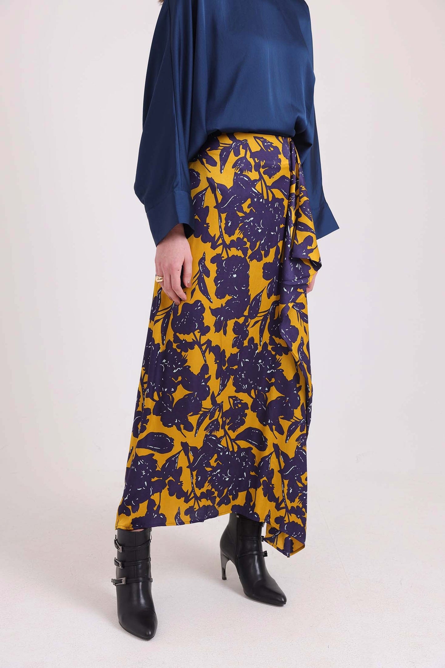 تنورة ميدي من ليوبارد شيفون بليس