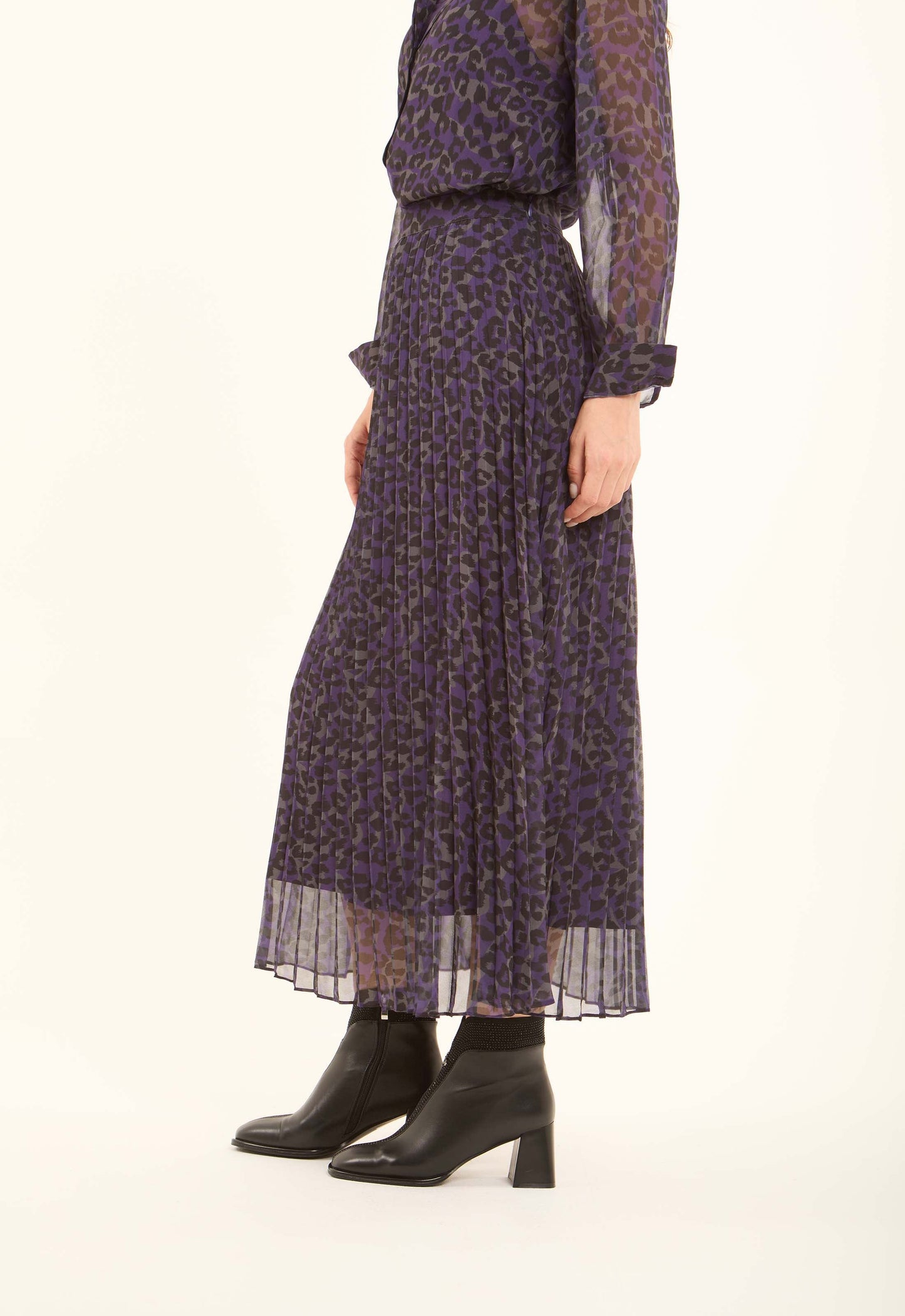 تنورة ميدي من ليوبارد شيفون بليس